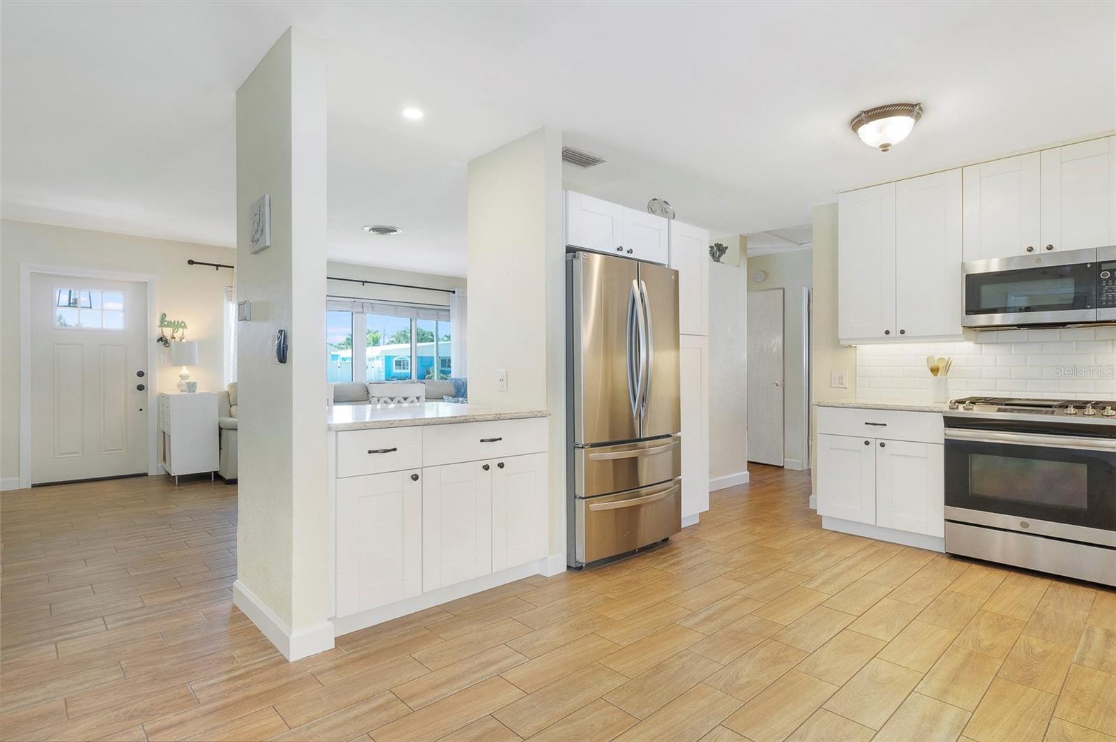 Image 5 of 23 For 731 44th Avenue Ne