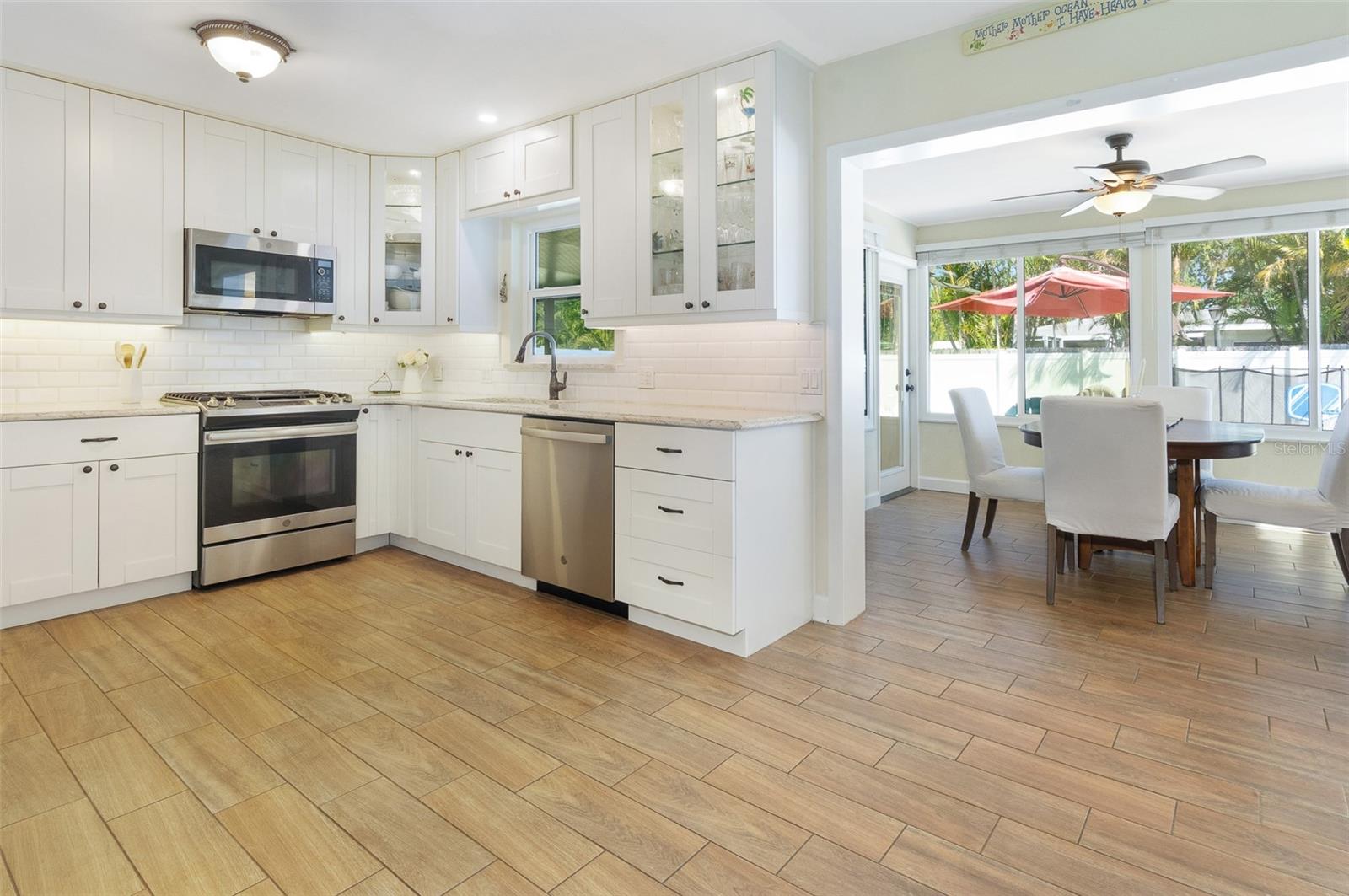 Image 7 of 23 For 731 44th Avenue Ne