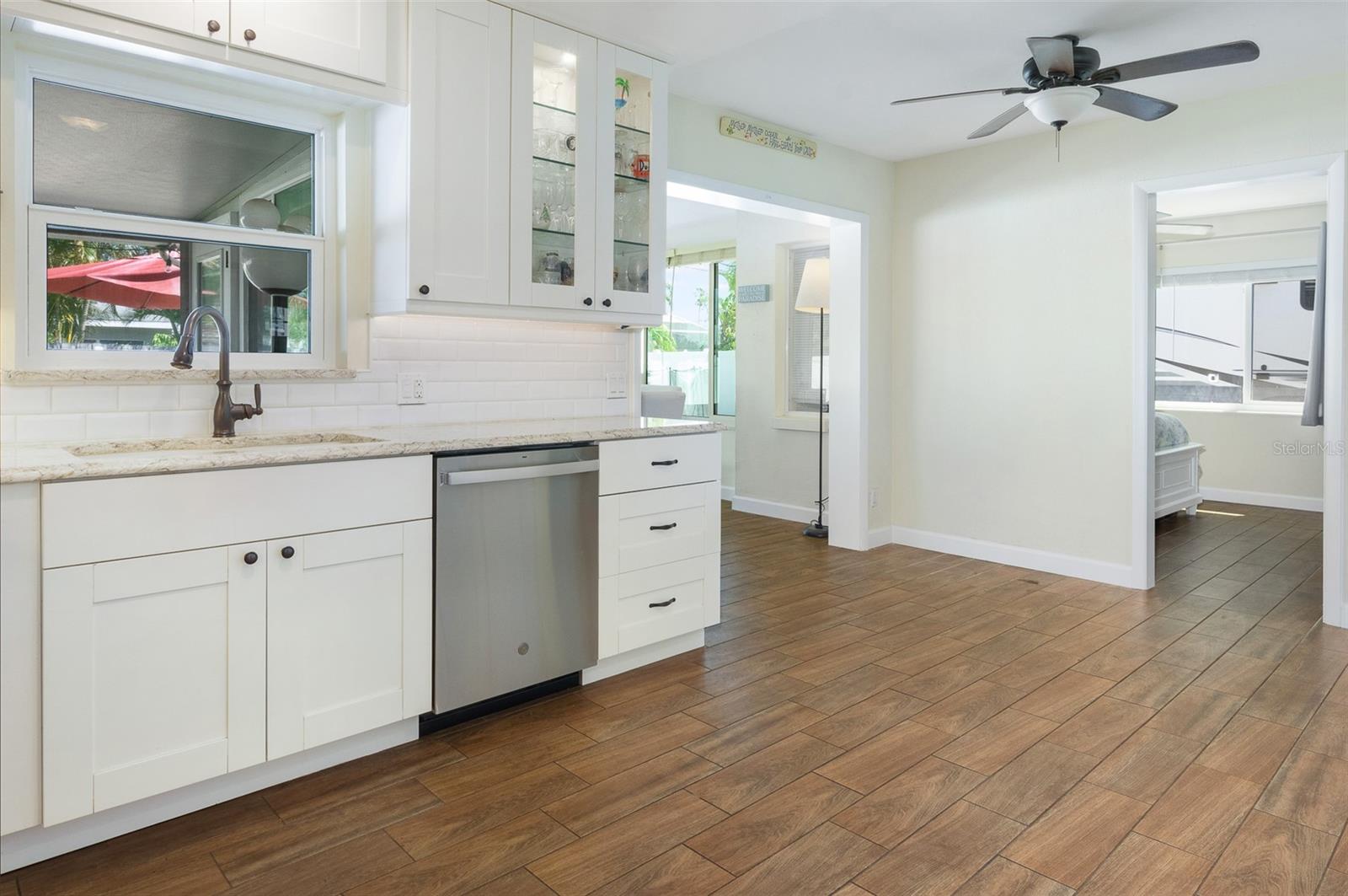 Image 8 of 23 For 731 44th Avenue Ne