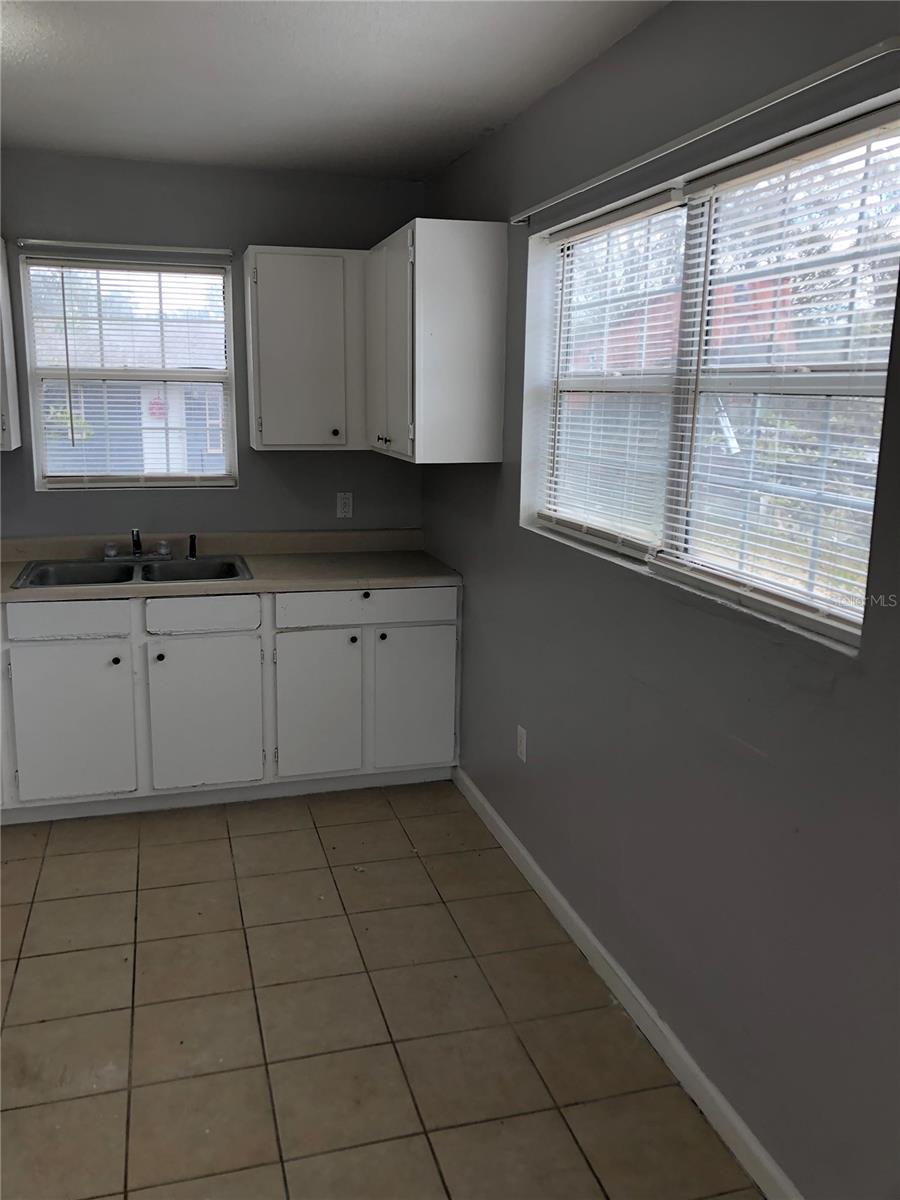 Image 11 of 15 For 6212 Mockingbird Lane