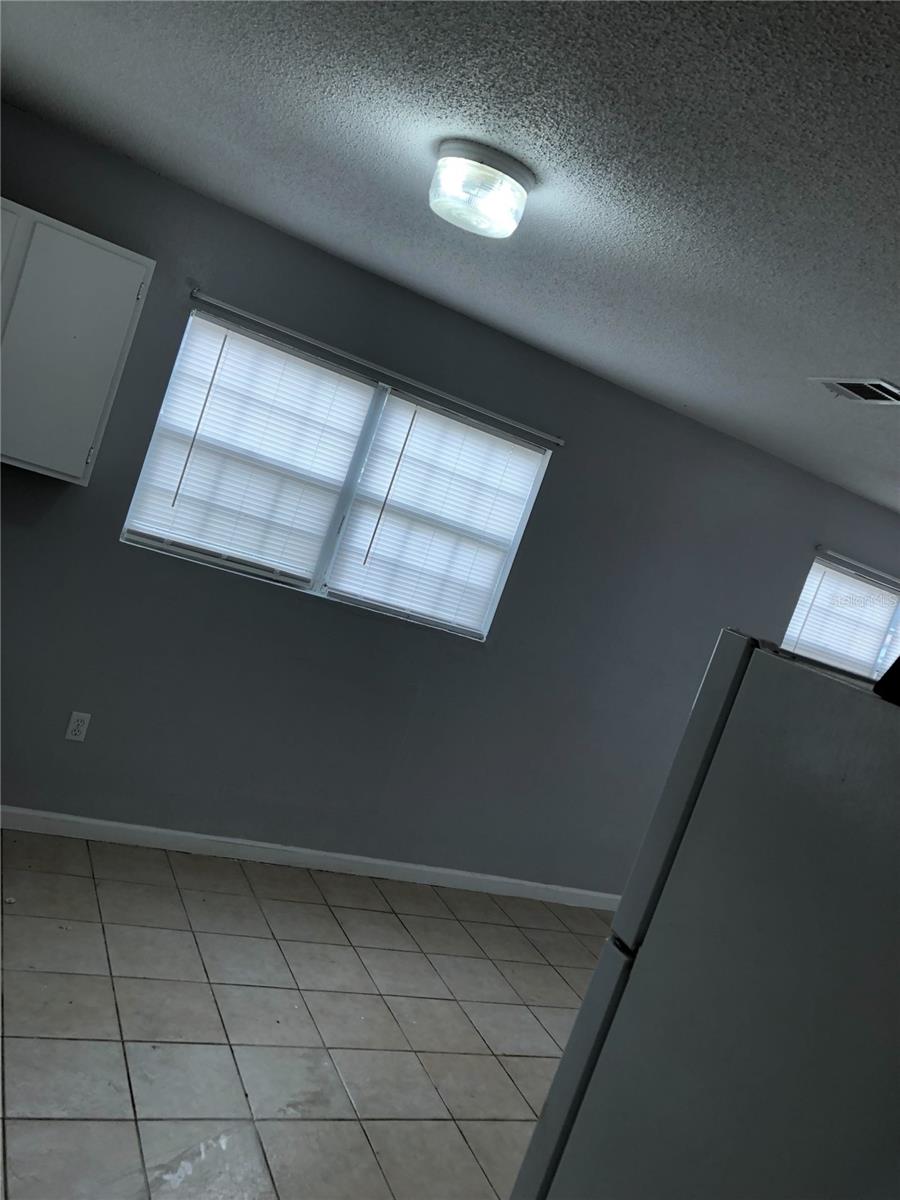 Image 4 of 15 For 6212 Mockingbird Lane