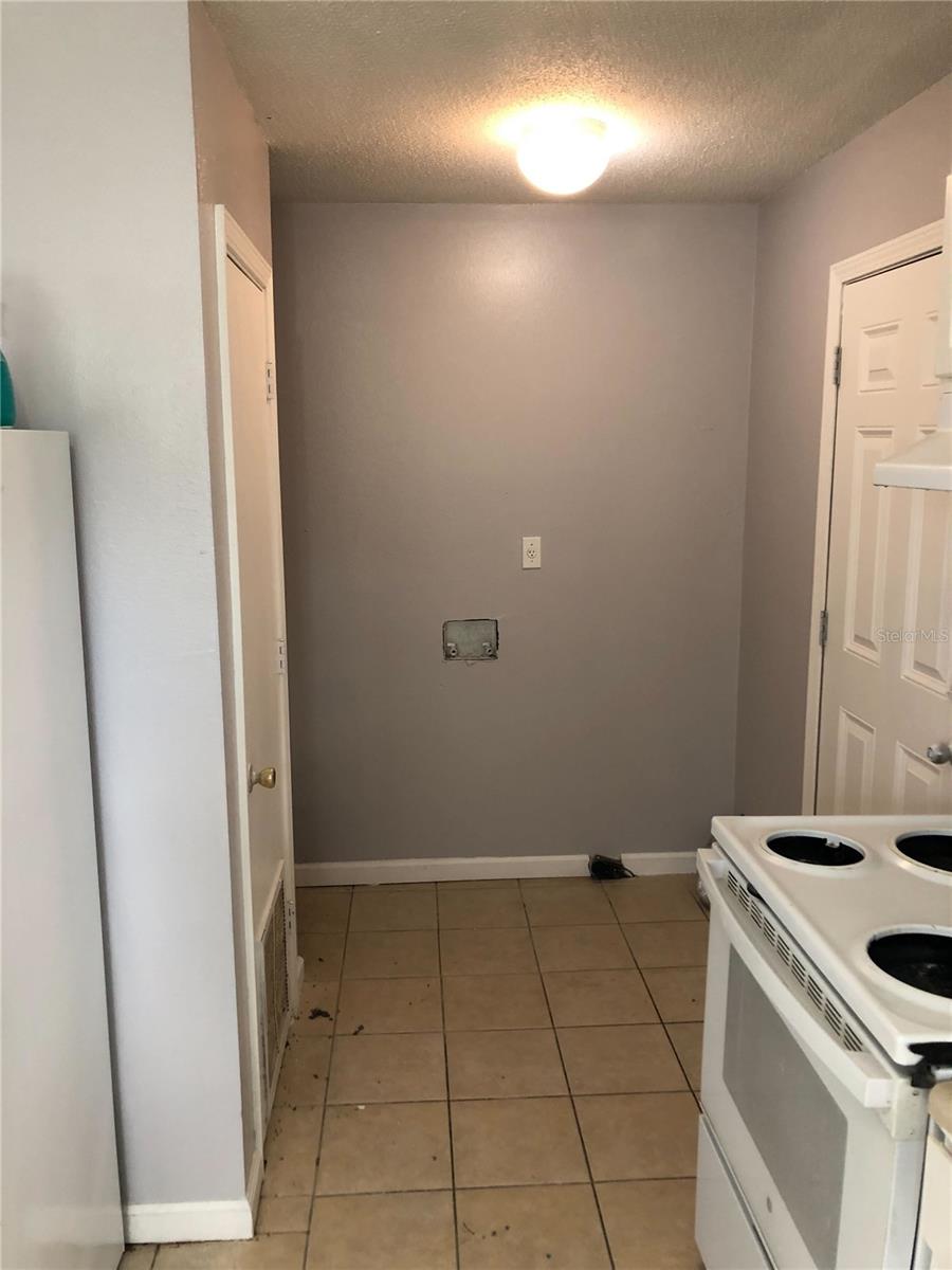 Image 9 of 15 For 6212 Mockingbird Lane