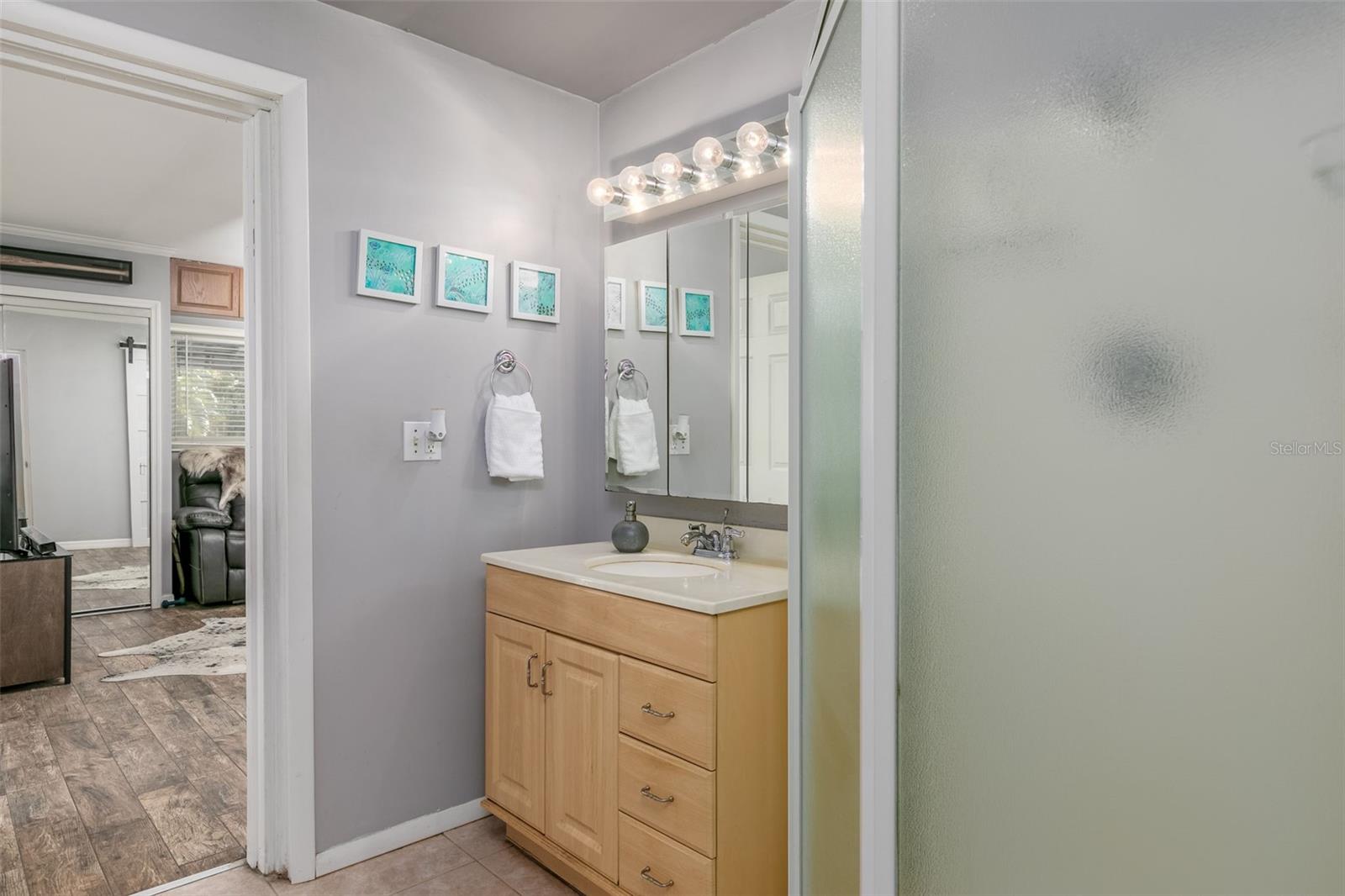 Image 21 of 33 For 3601 56th Street N