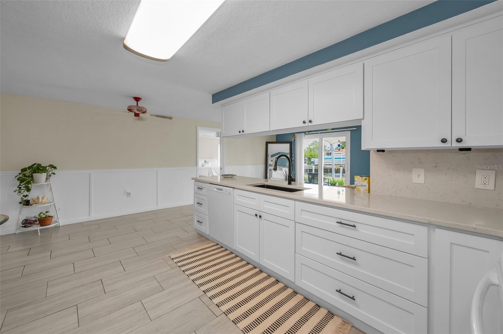 Image 9 of 50 For 5433 Bluepoint Drive