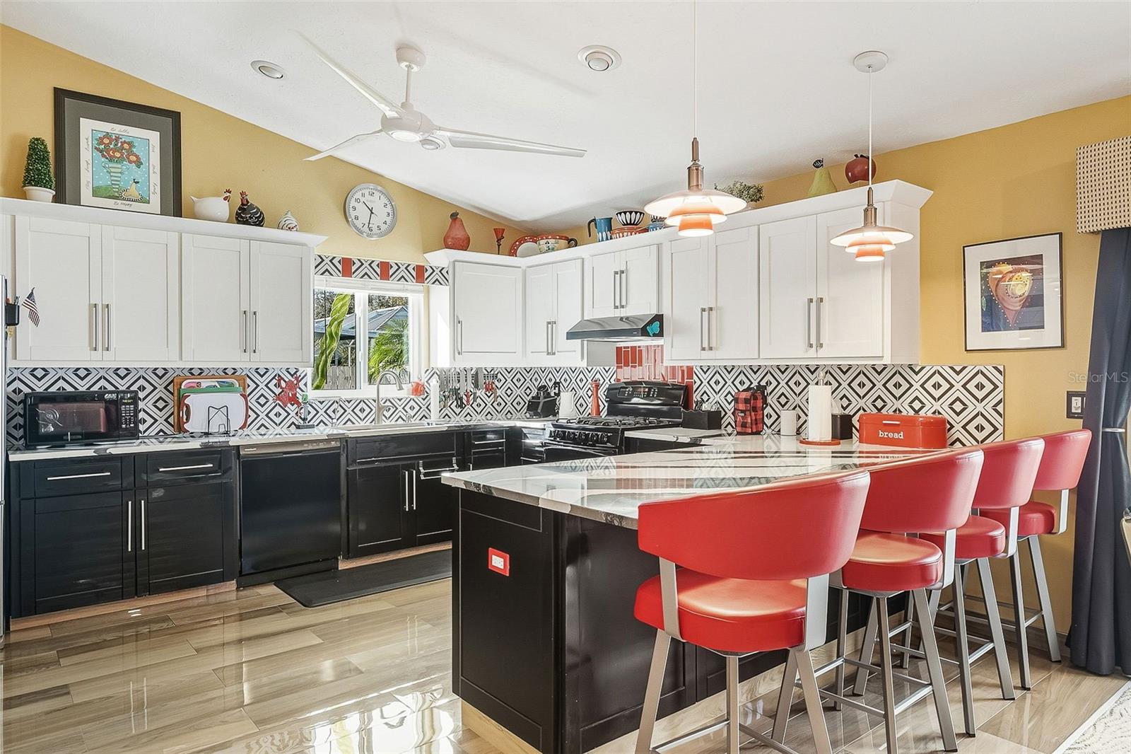 Image 11 of 47 For 7728 34th Court E