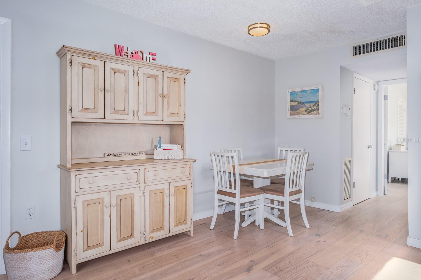 Image 13 of 33 For 7151 Sunset Way 10