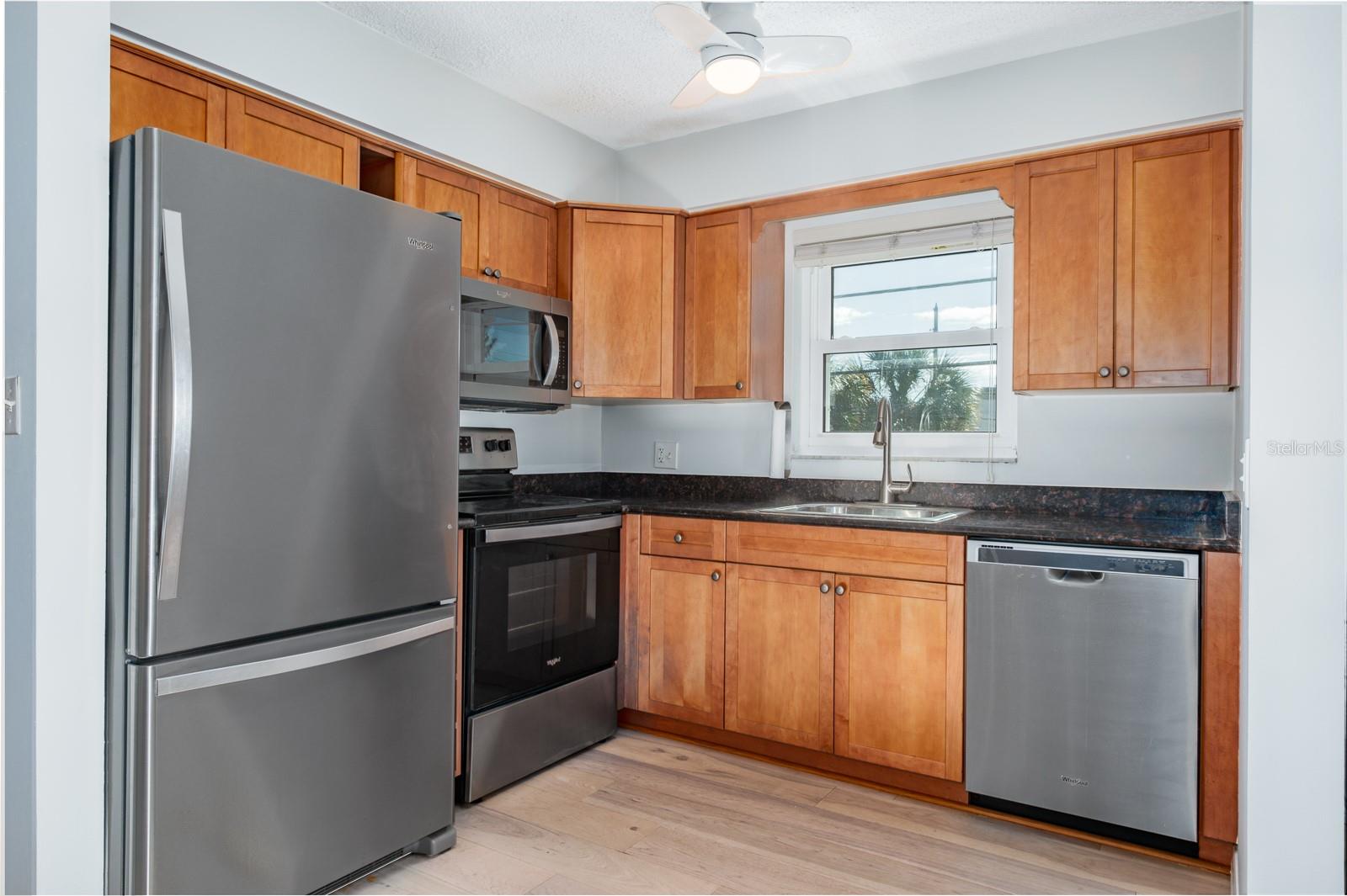 Image 17 of 33 For 7151 Sunset Way 10