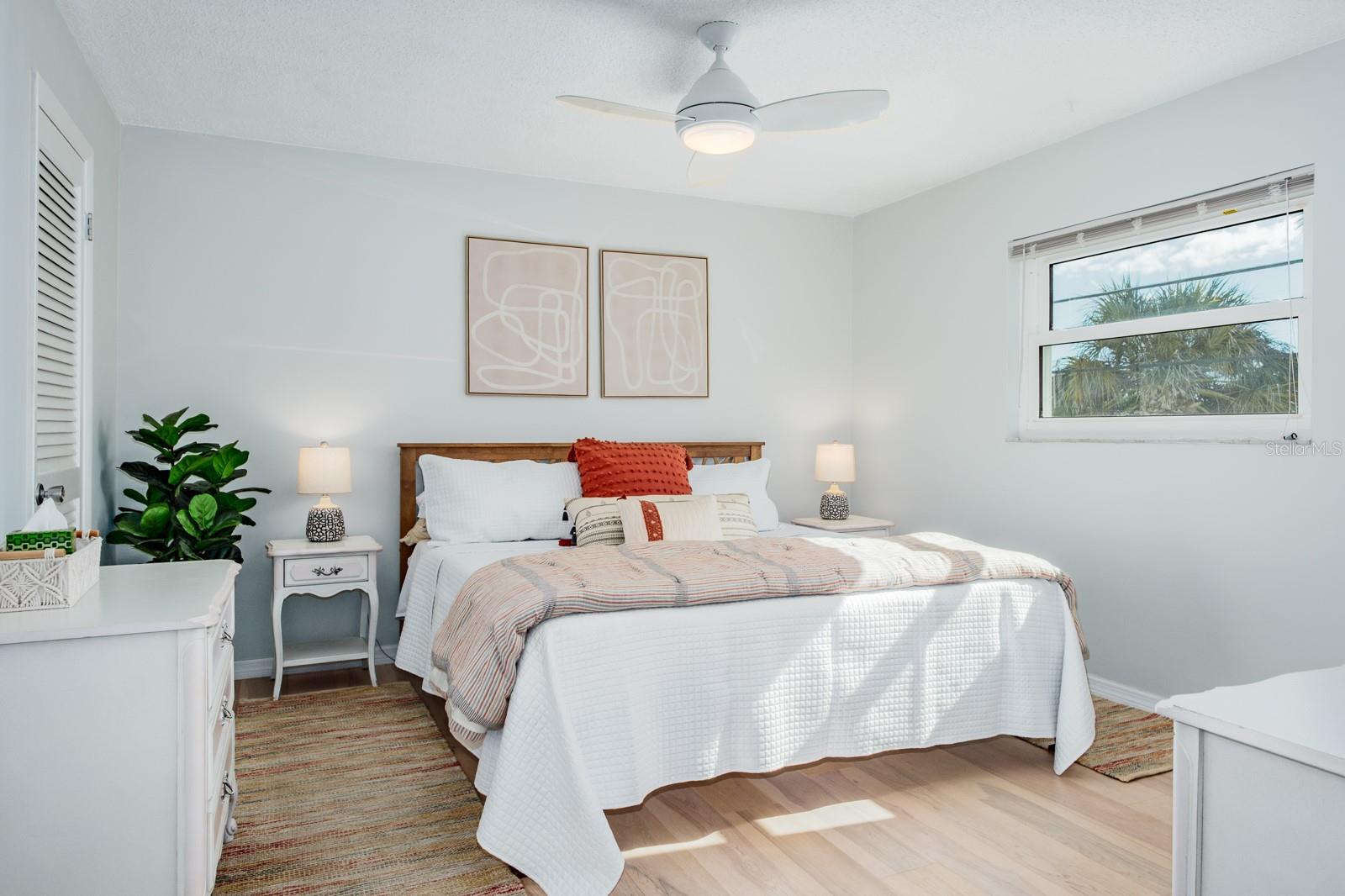 Image 19 of 33 For 7151 Sunset Way 10