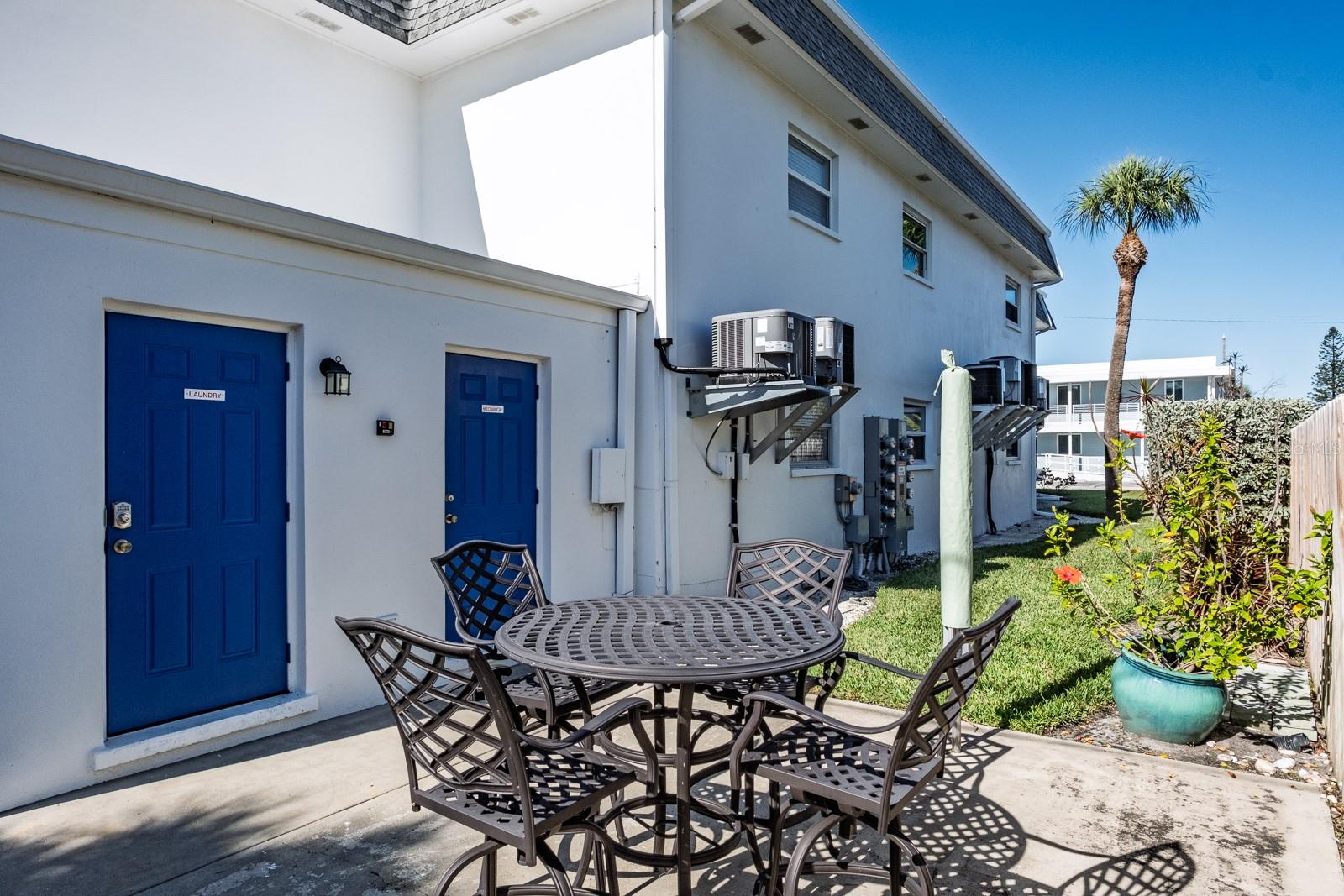 Image 24 of 33 For 7151 Sunset Way 10