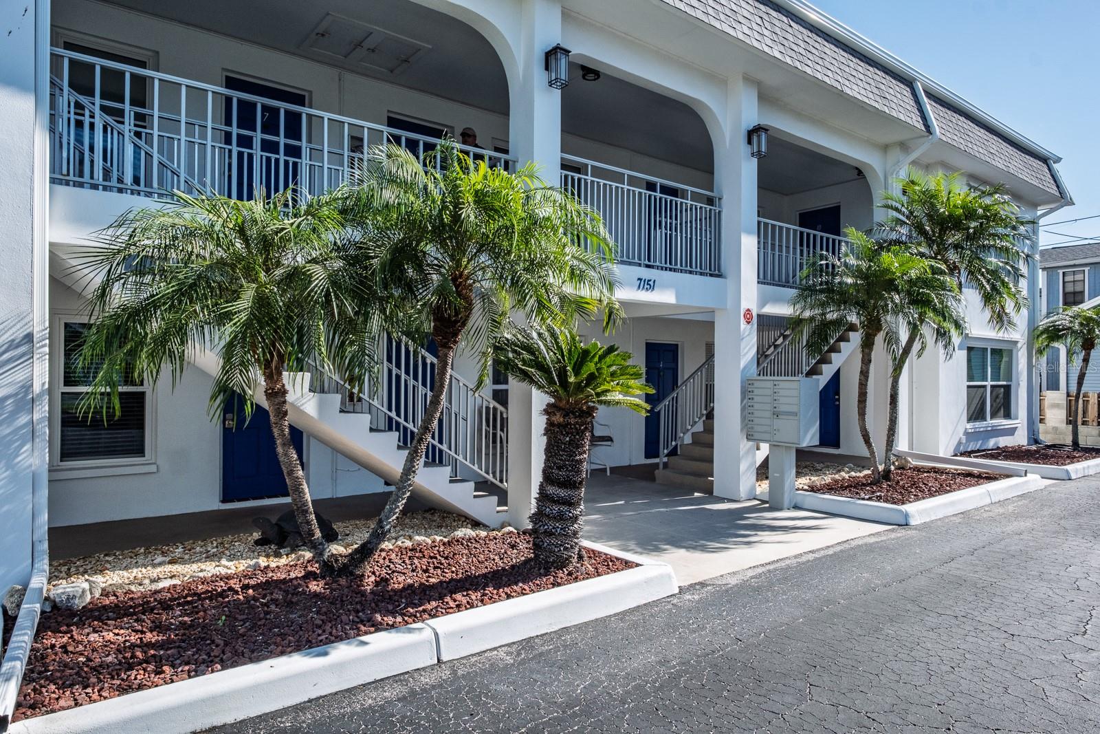 Image 3 of 33 For 7151 Sunset Way 10