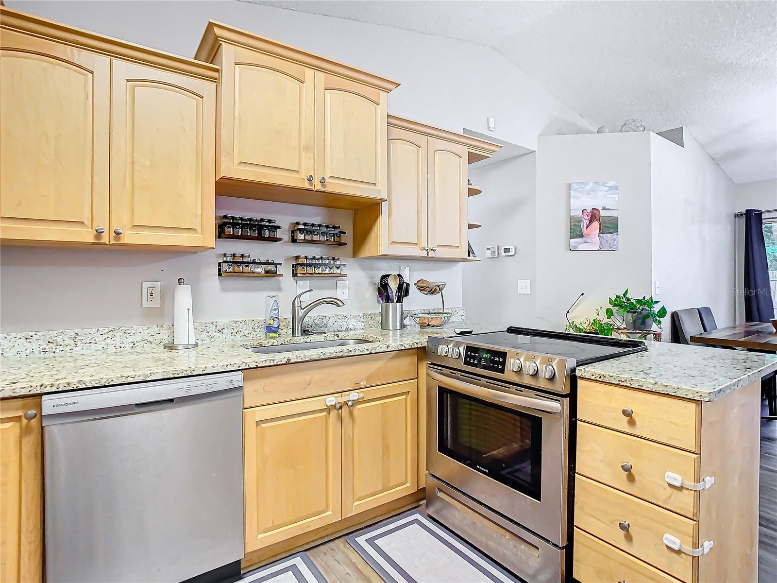 Image 18 of 38 For 2760 Braham Court