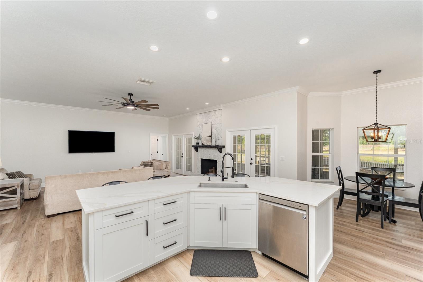 Image 24 of 50 For 5820 Johnson Avenue