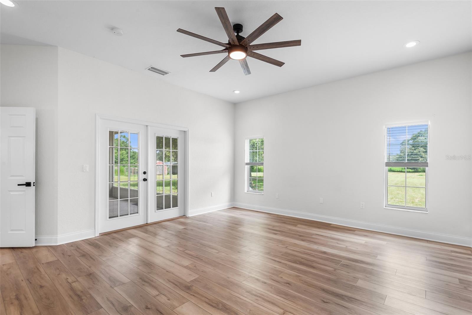 Image 28 of 50 For 5820 Johnson Avenue