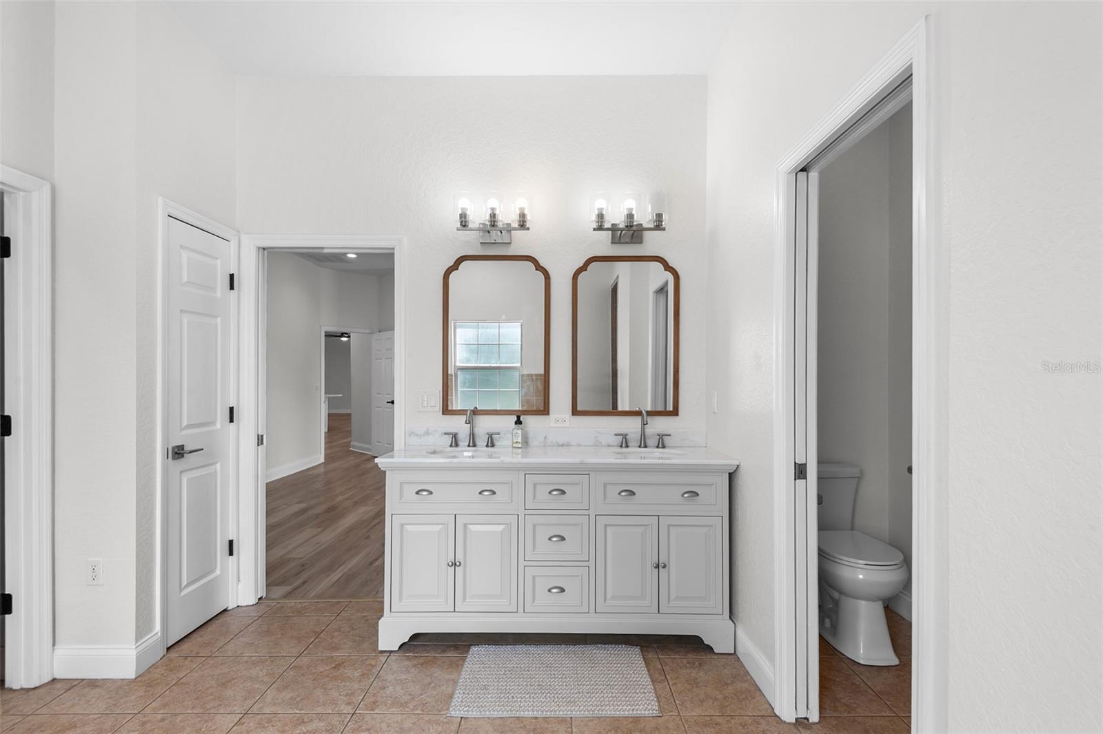 Image 29 of 50 For 5820 Johnson Avenue