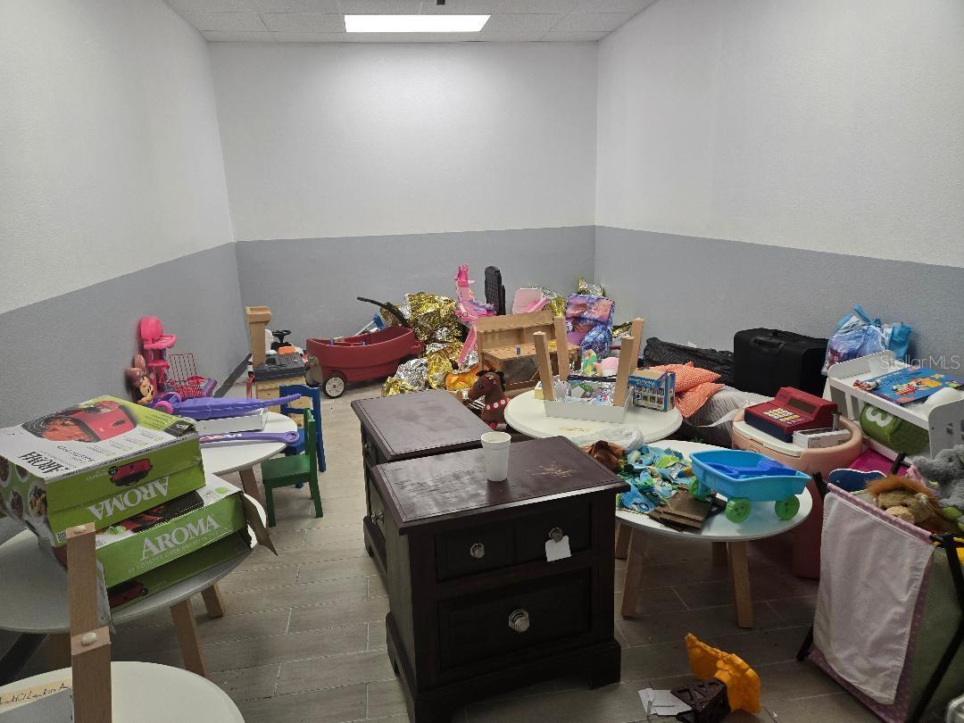 Image 13 of 14 For 10517 Riverview Drive