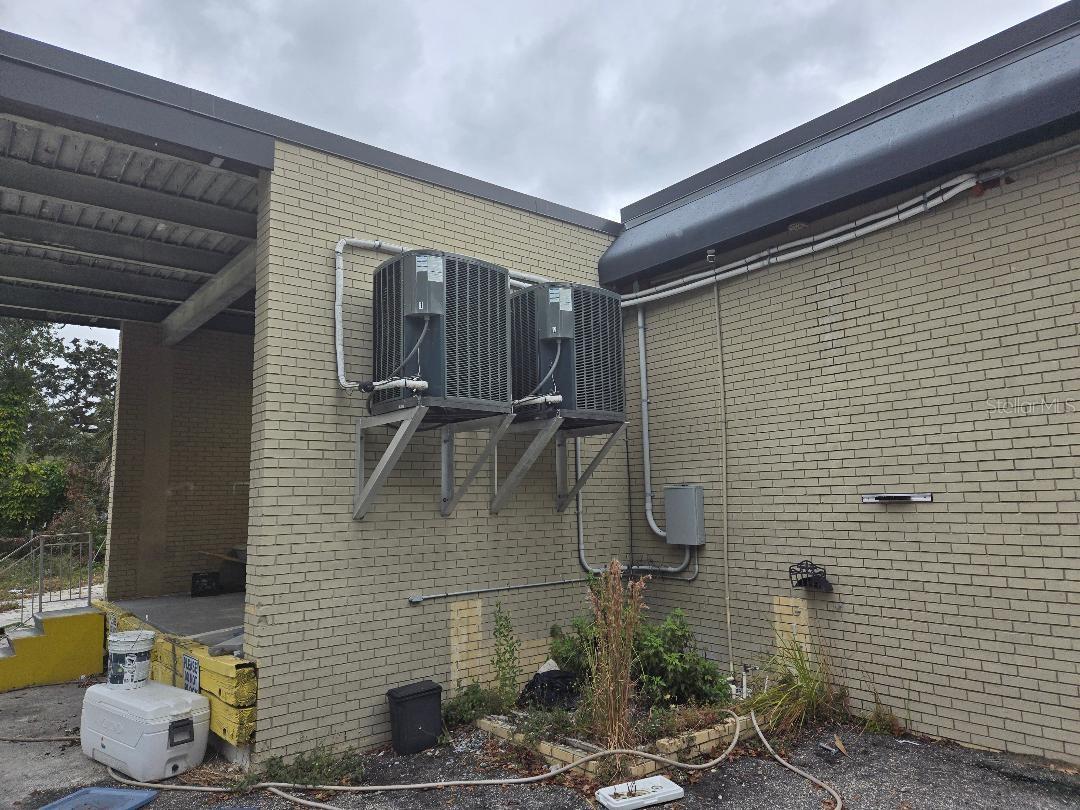 Image 6 of 14 For 10517 Riverview Drive