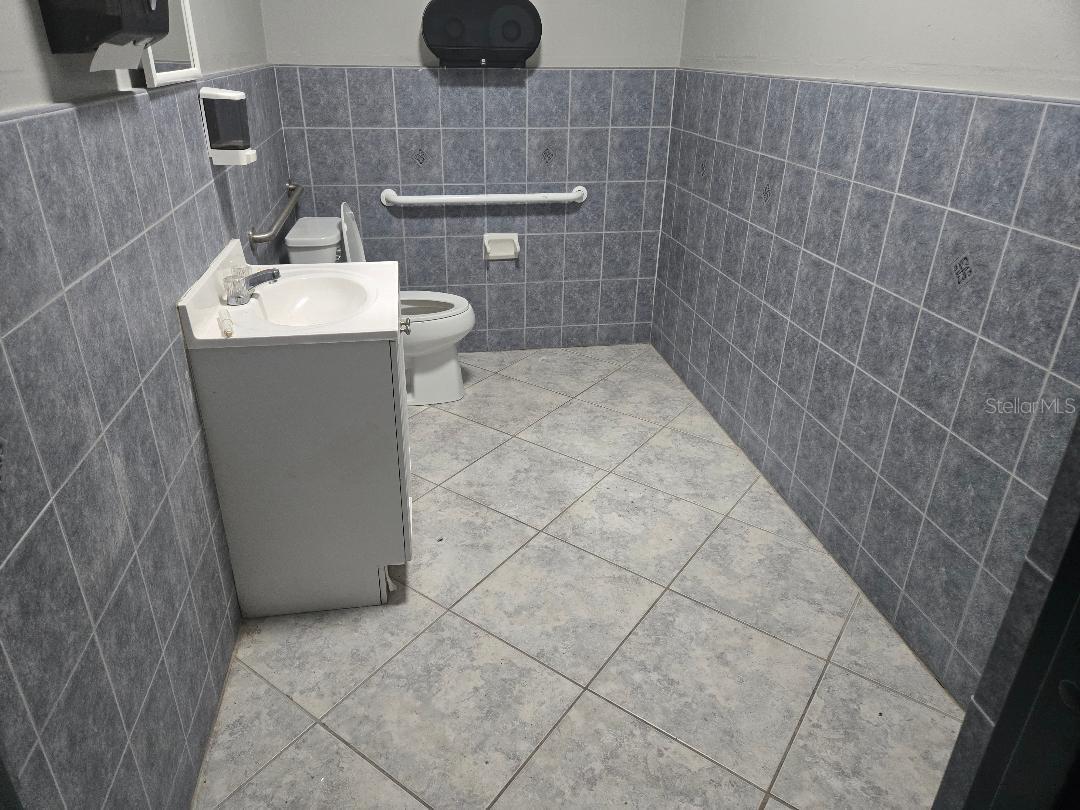 Image 7 of 14 For 10517 Riverview Drive