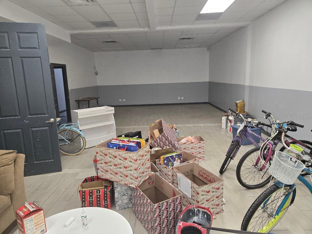 Image 8 of 14 For 10517 Riverview Drive