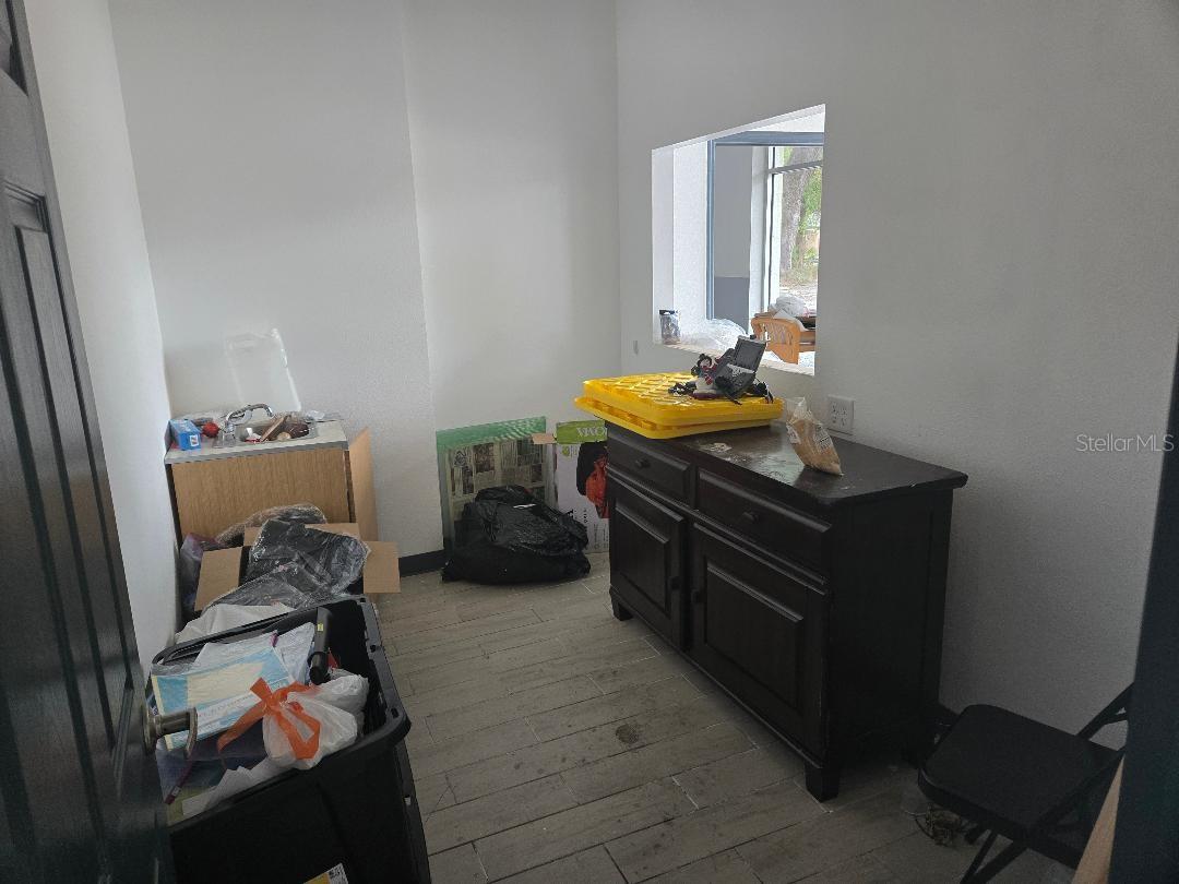 Image 9 of 14 For 10517 Riverview Drive