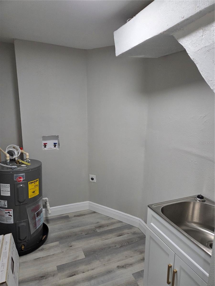 Image 21 of 34 For 9004 Tudor Dr Unit K103  K103