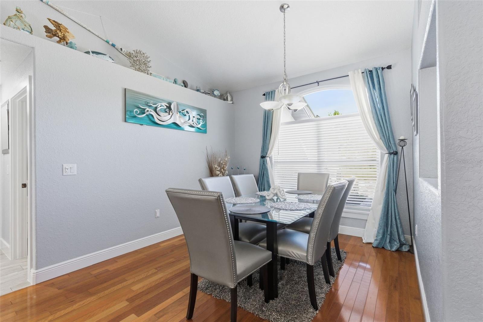 Image 14 of 100 For 26604 Pheasant Run