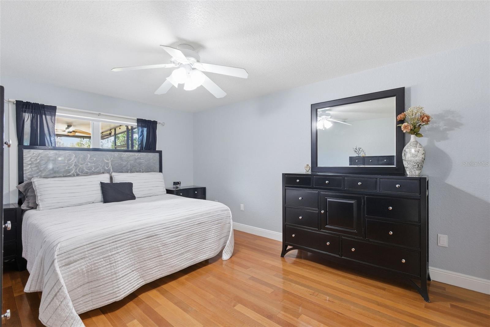 Image 22 of 100 For 26604 Pheasant Run