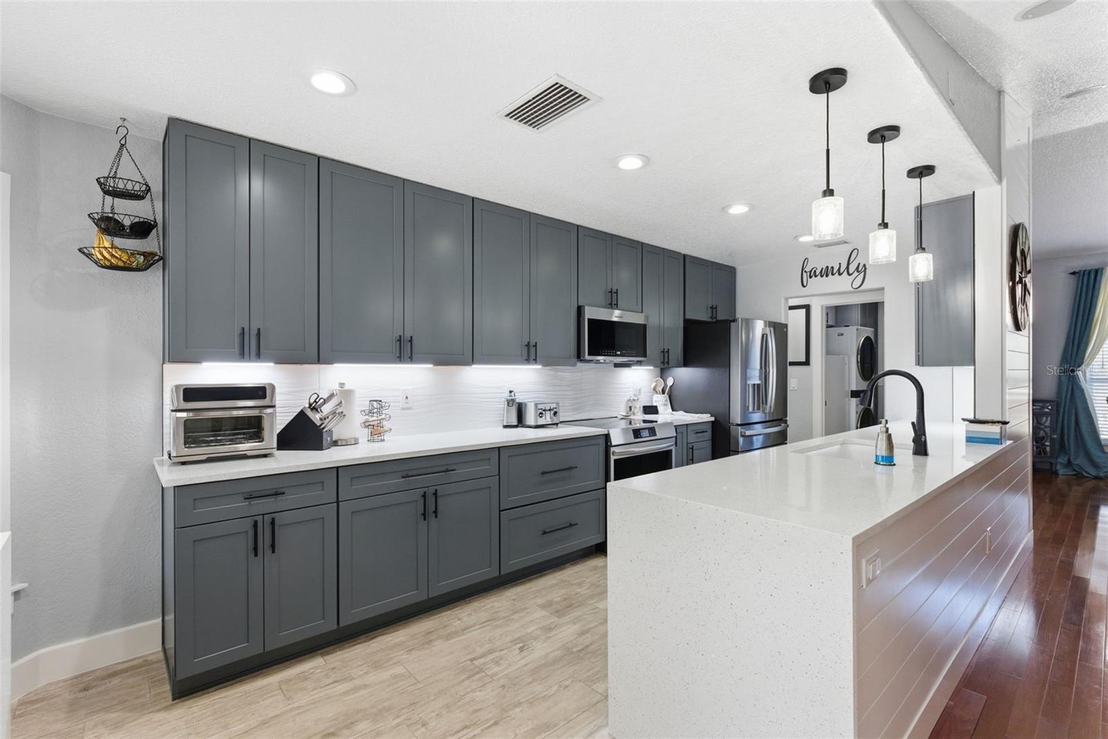 Image 3 of 100 For 26604 Pheasant Run