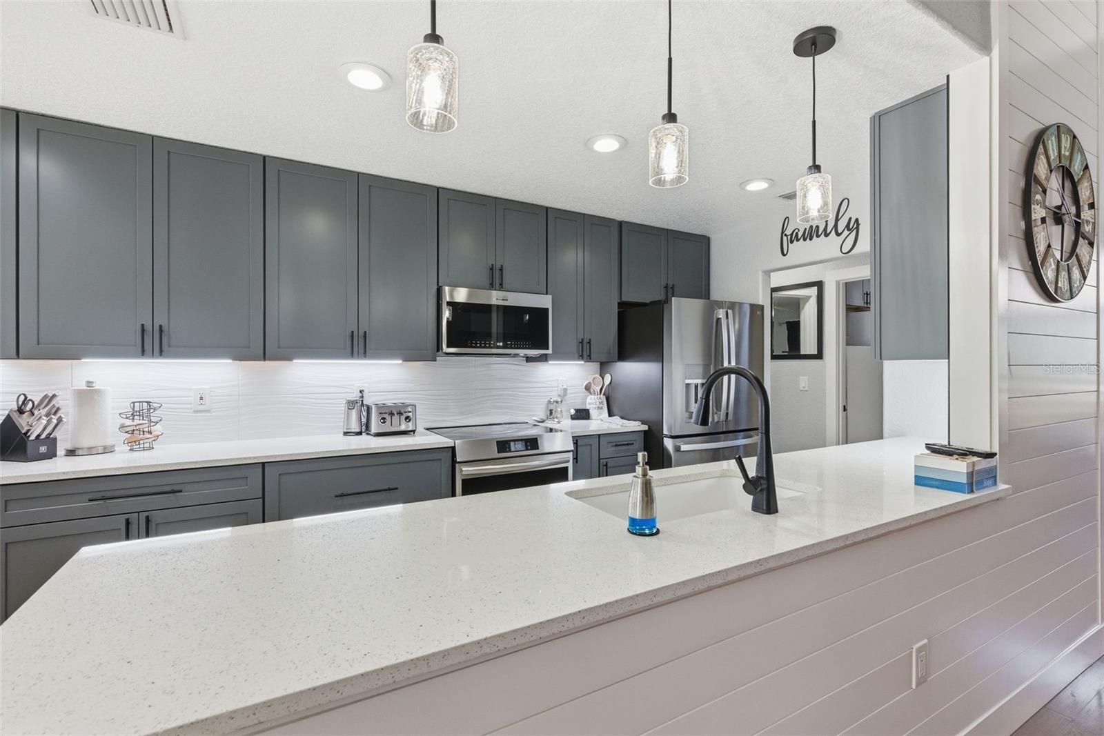 Image 32 of 100 For 26604 Pheasant Run