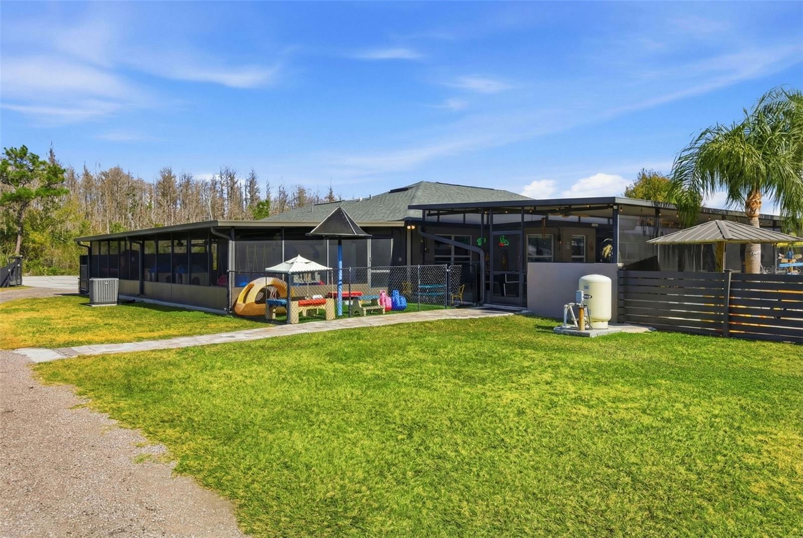 Image 43 of 100 For 26604 Pheasant Run