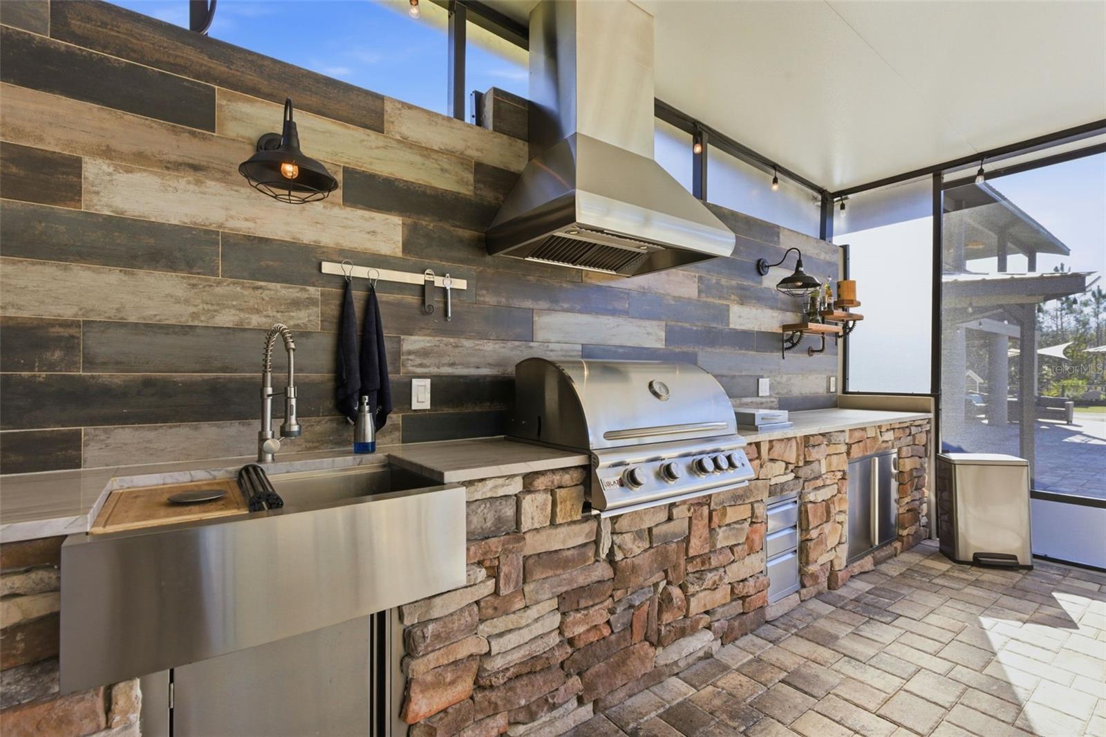 Image 49 of 100 For 26604 Pheasant Run