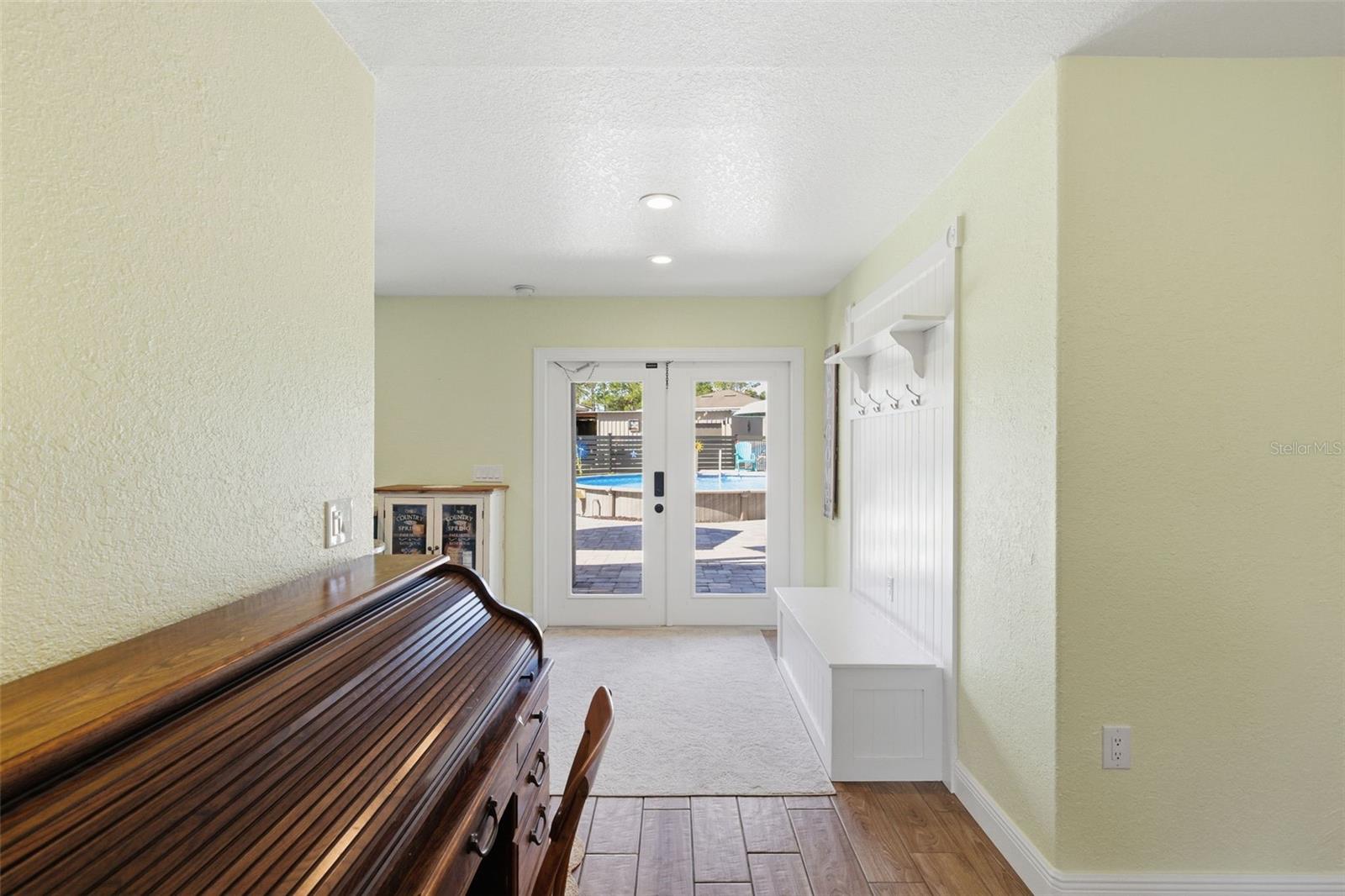 Image 68 of 100 For 26604 Pheasant Run