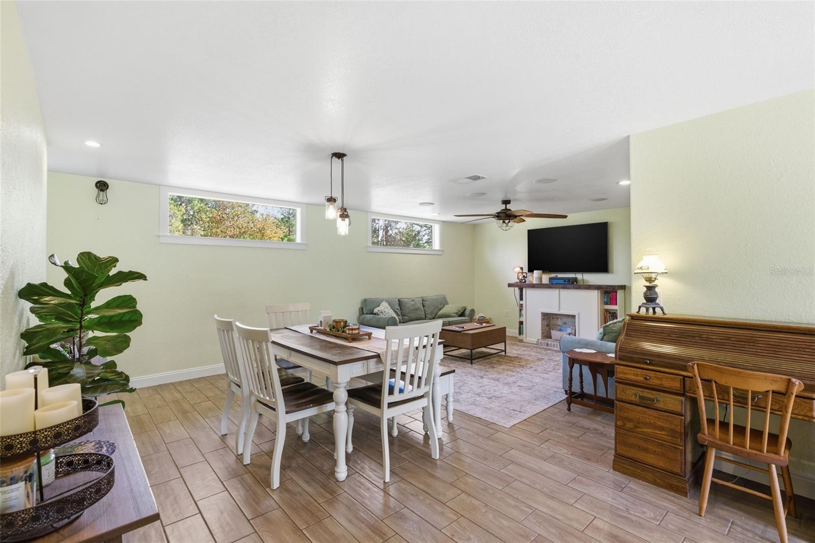 Image 69 of 100 For 26604 Pheasant Run