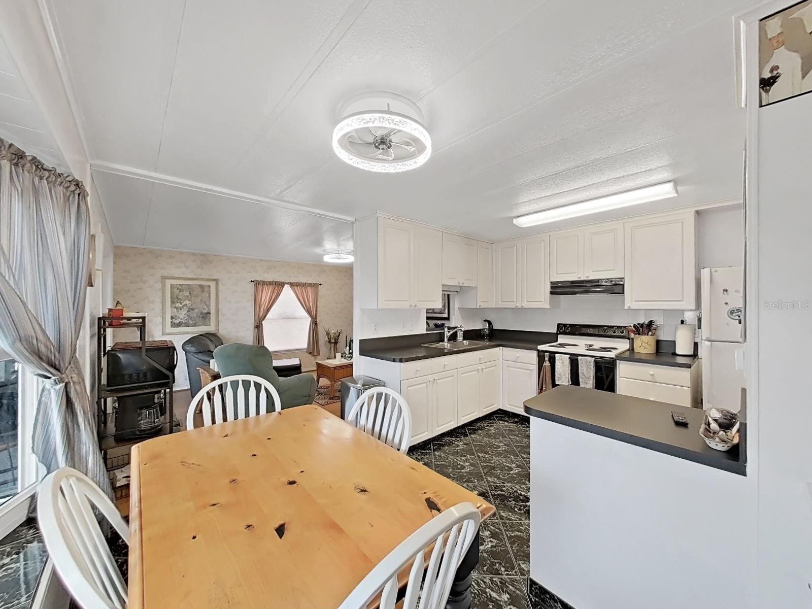 Image 10 of 26 For 12501 Ulmerton Road 204