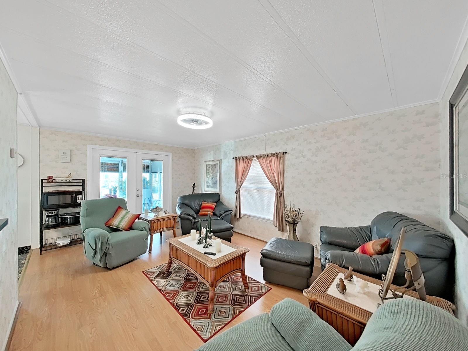 Image 14 of 26 For 12501 Ulmerton Road 204