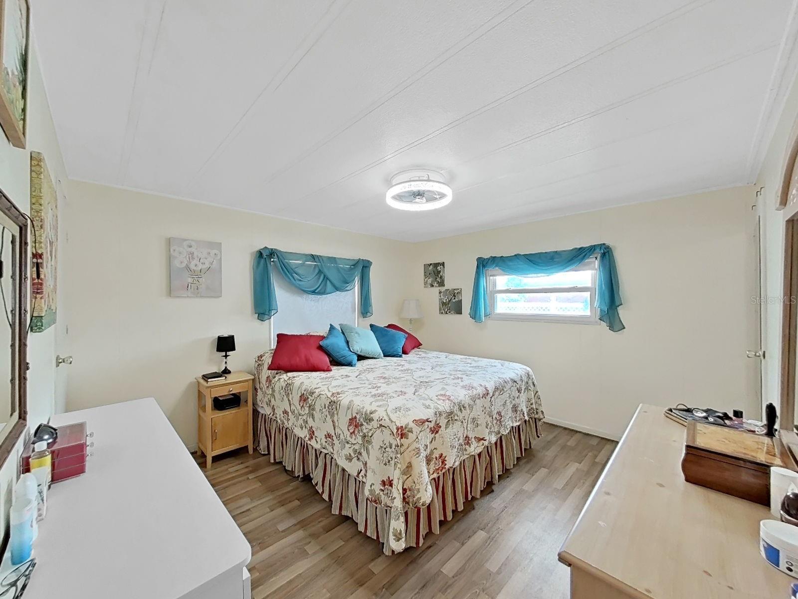 Image 15 of 26 For 12501 Ulmerton Road 204