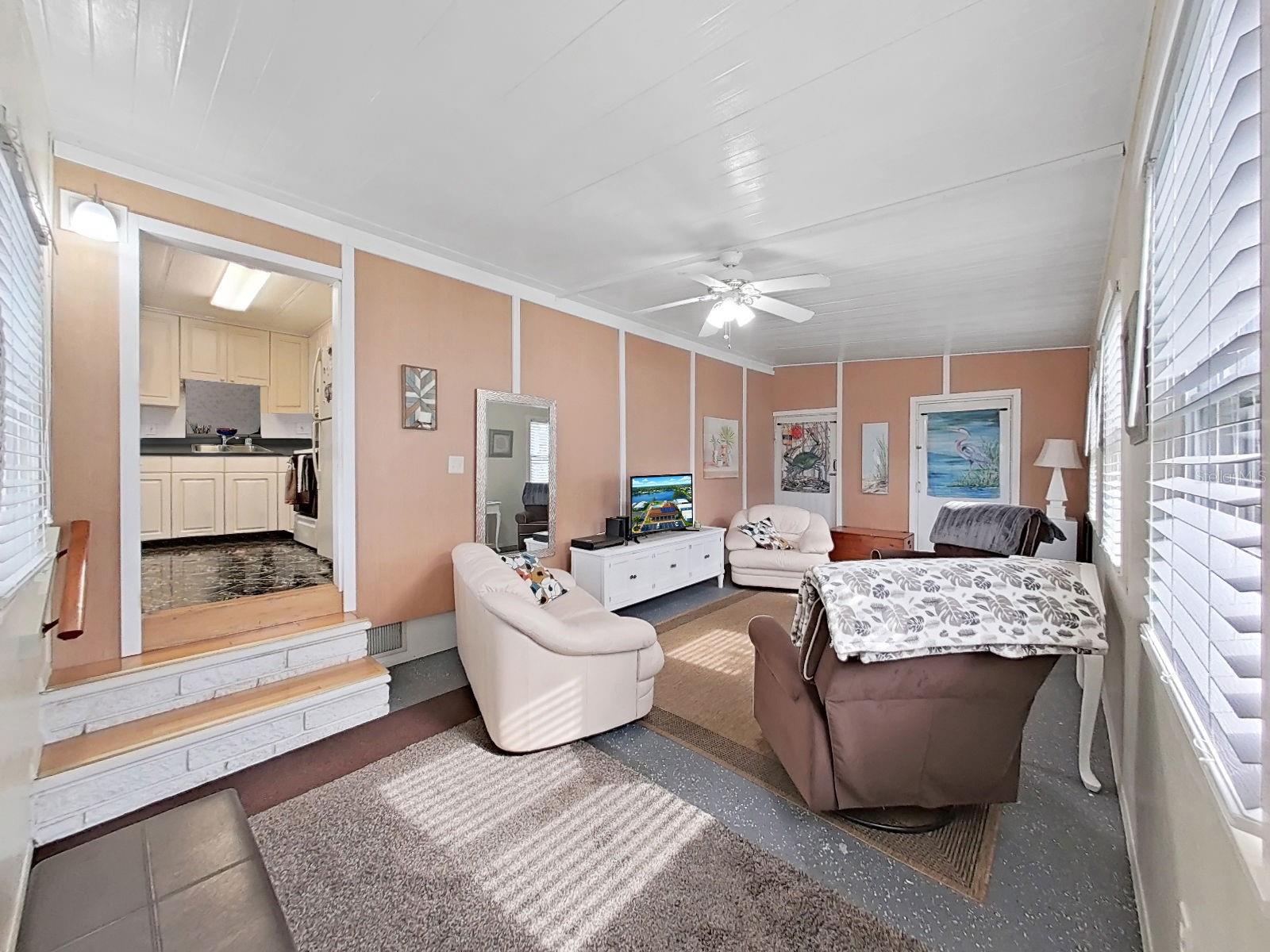 Image 6 of 26 For 12501 Ulmerton Road 204