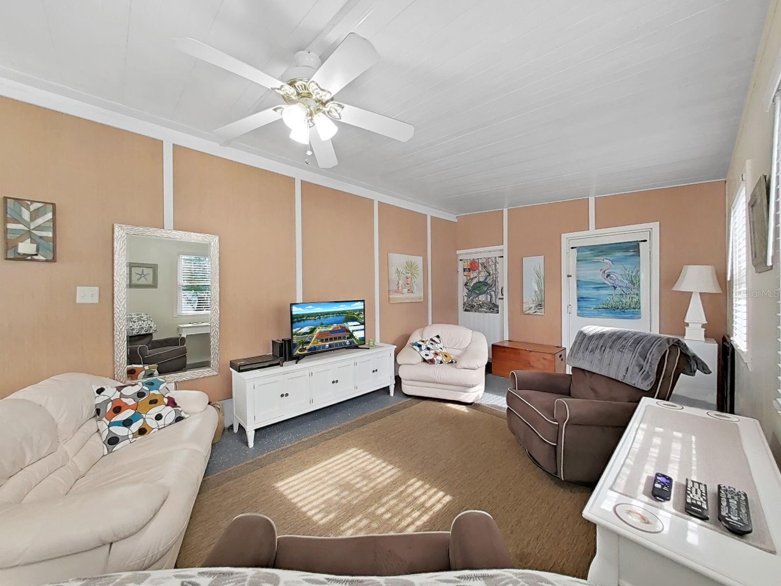 Image 7 of 26 For 12501 Ulmerton Road 204