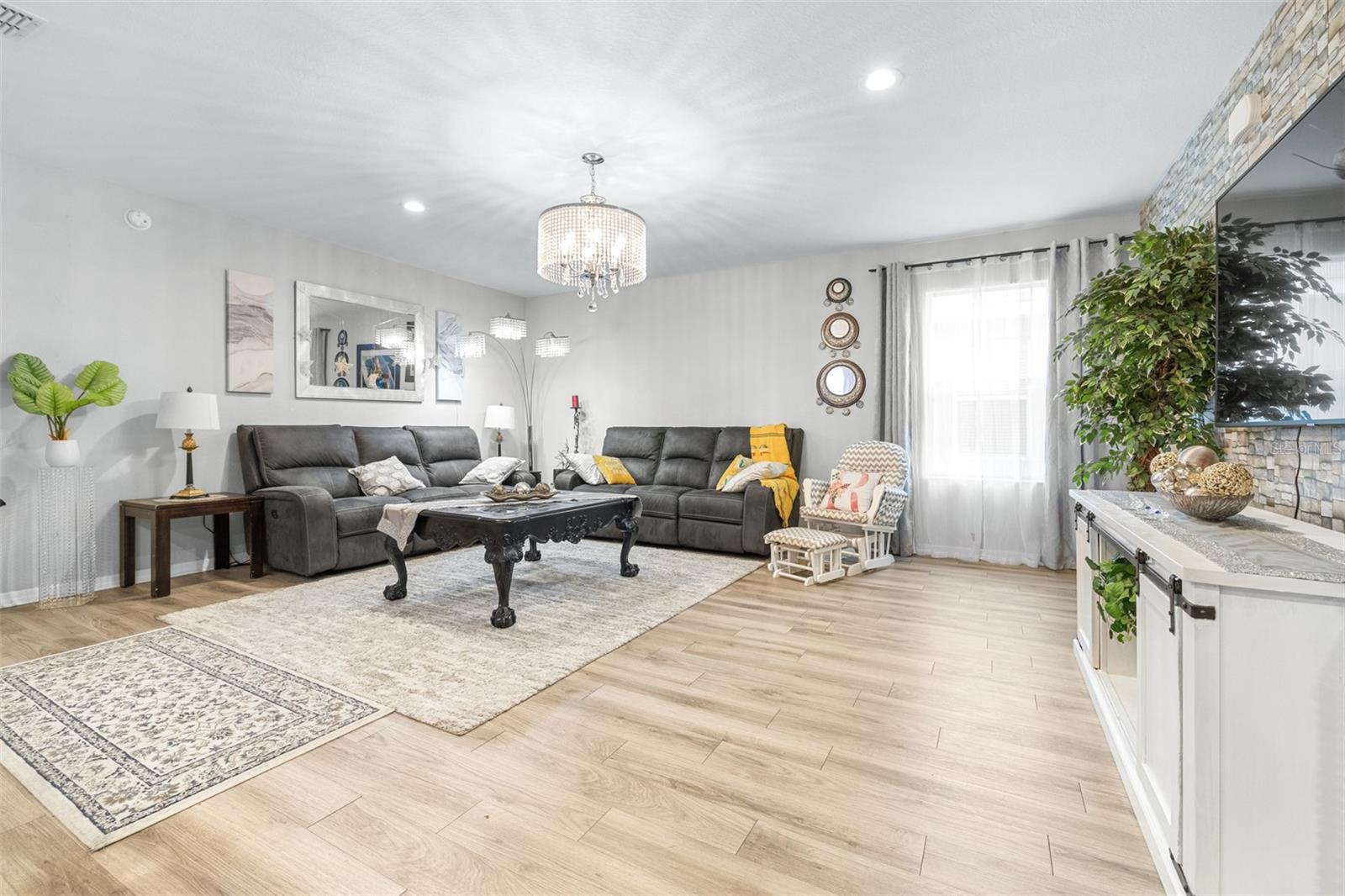 Image 8 of 28 For 7312 Indigo Oasis Court