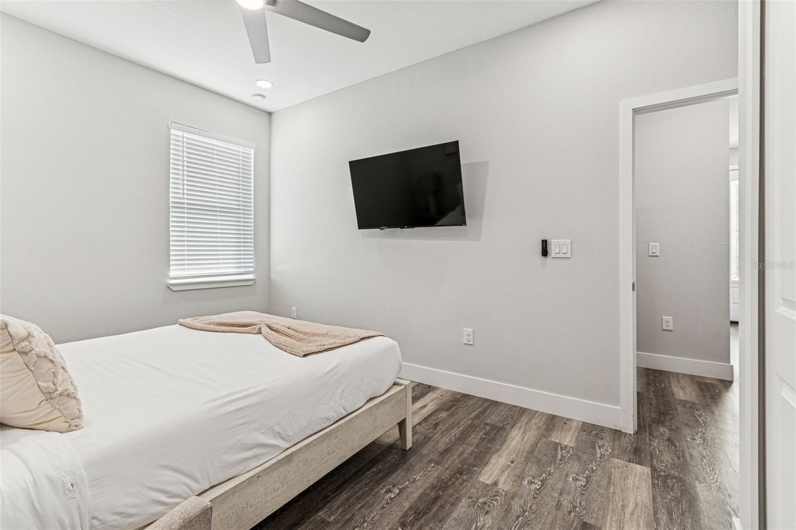 Image 10 of 71 For 7505 Rome Avenue