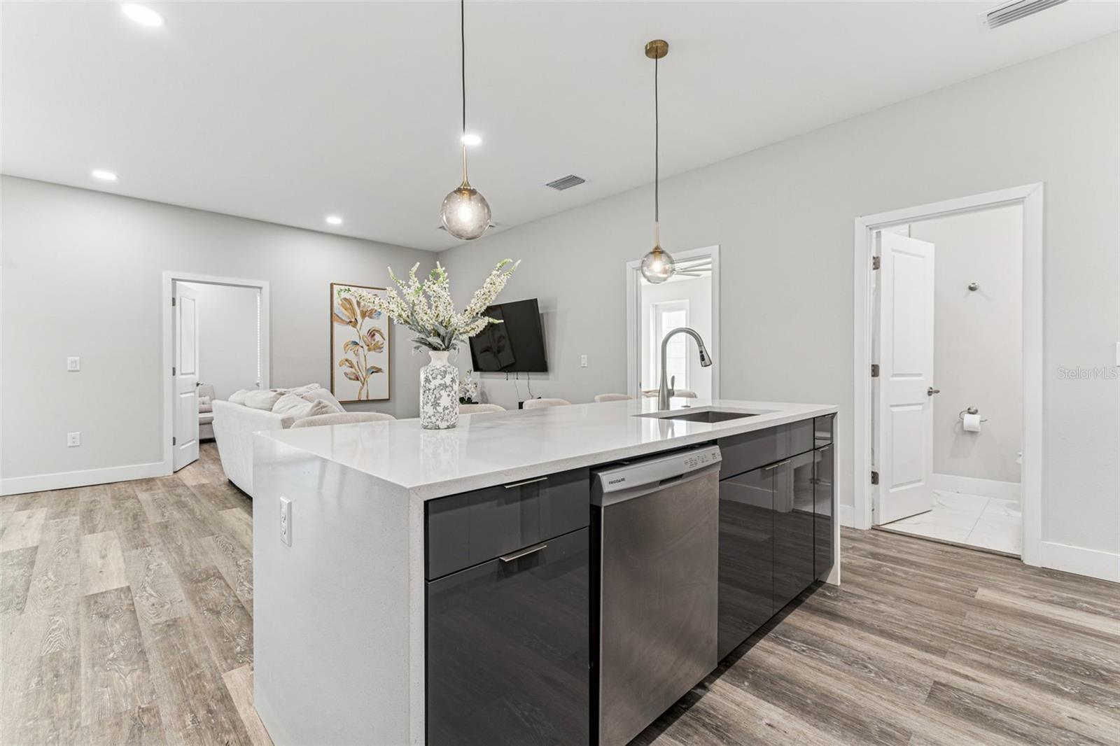 Image 18 of 71 For 7505 Rome Avenue