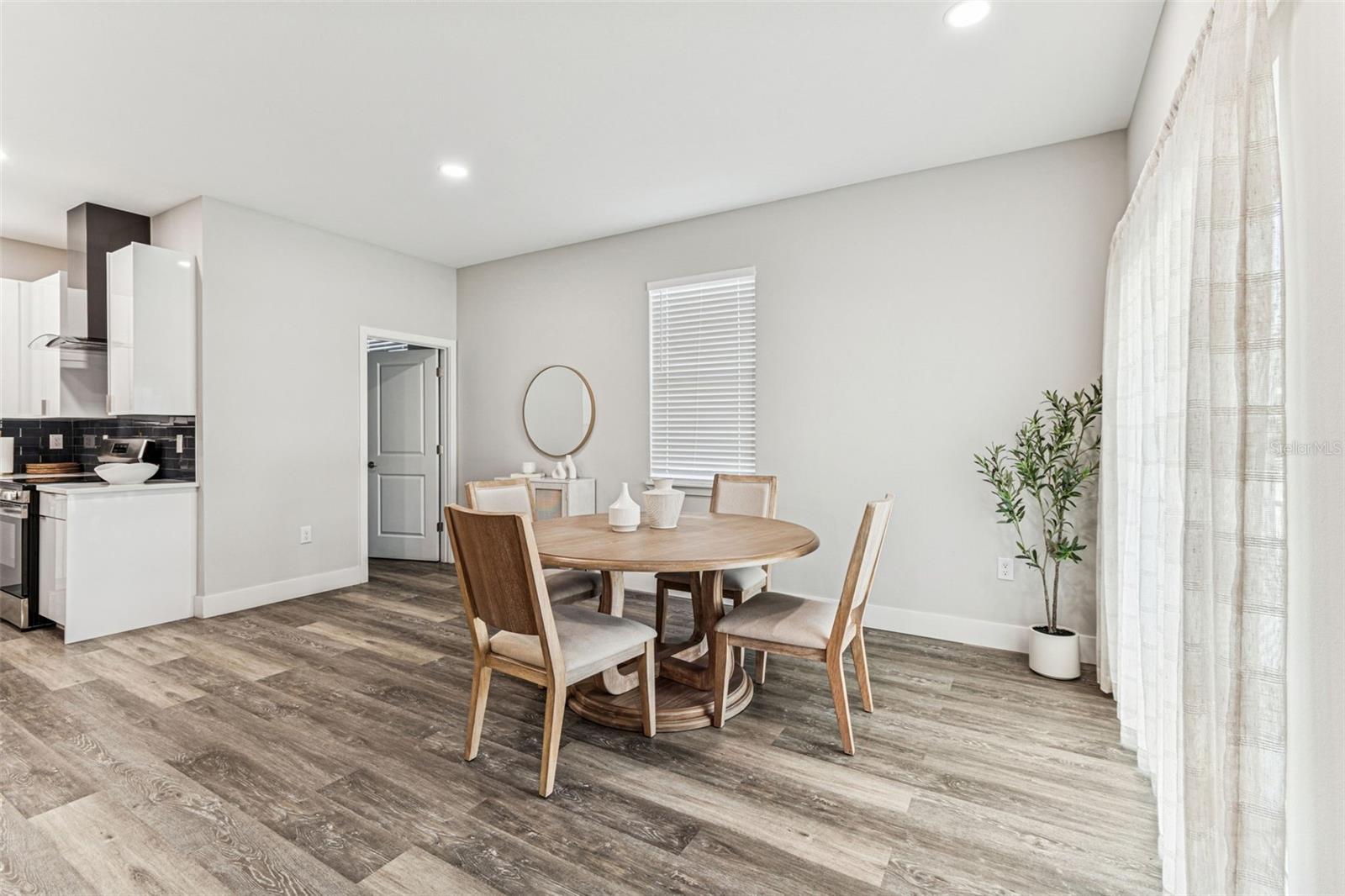 Image 27 of 71 For 7505 Rome Avenue