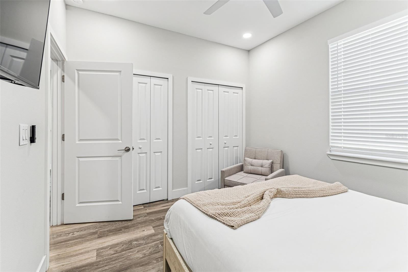 Image 32 of 71 For 7505 Rome Avenue