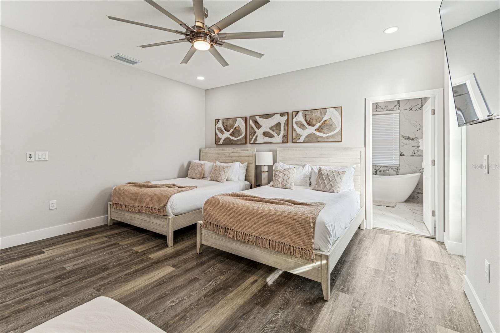 Image 34 of 71 For 7505 Rome Avenue