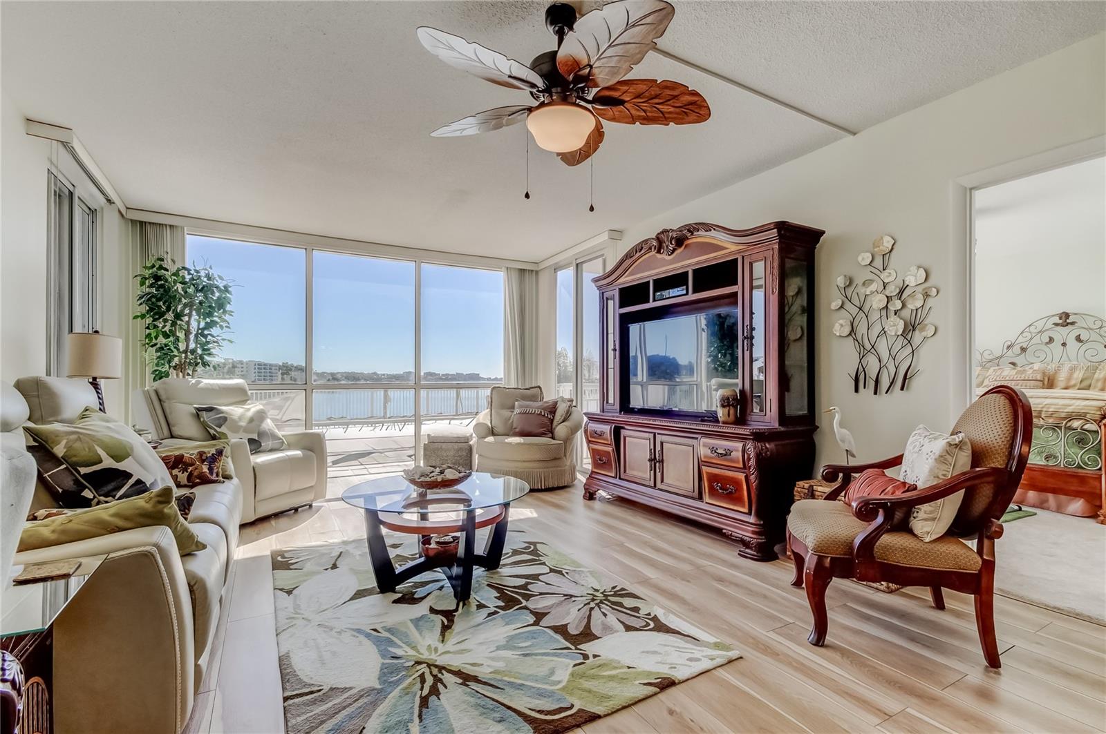 Image 10 of 38 For 100 Pierce Street 305