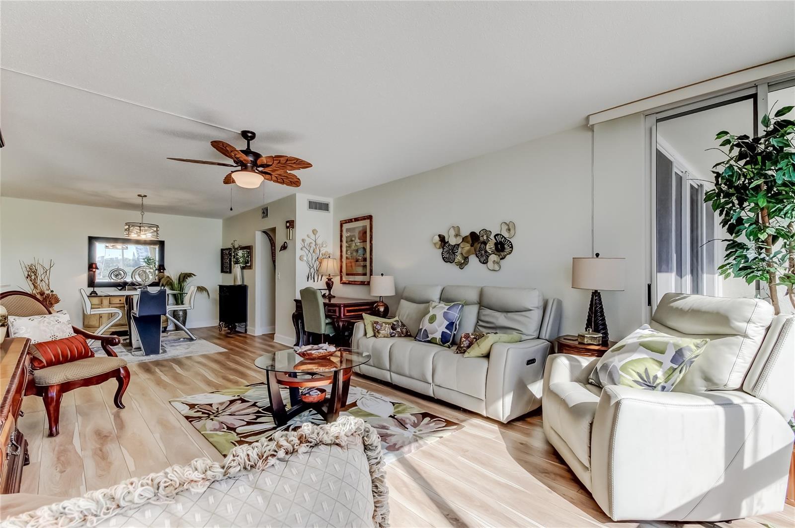 Image 13 of 38 For 100 Pierce Street 305