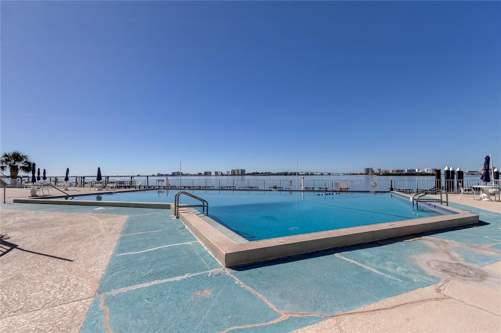 Image 27 of 38 For 100 Pierce Street 305