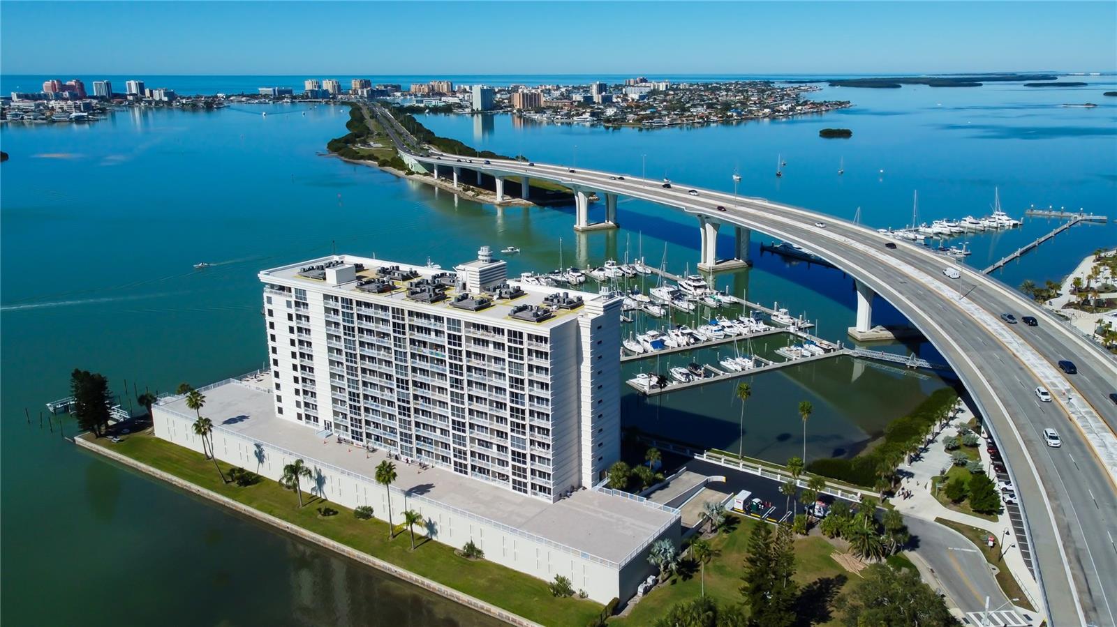 Image 36 of 38 For 100 Pierce Street 305