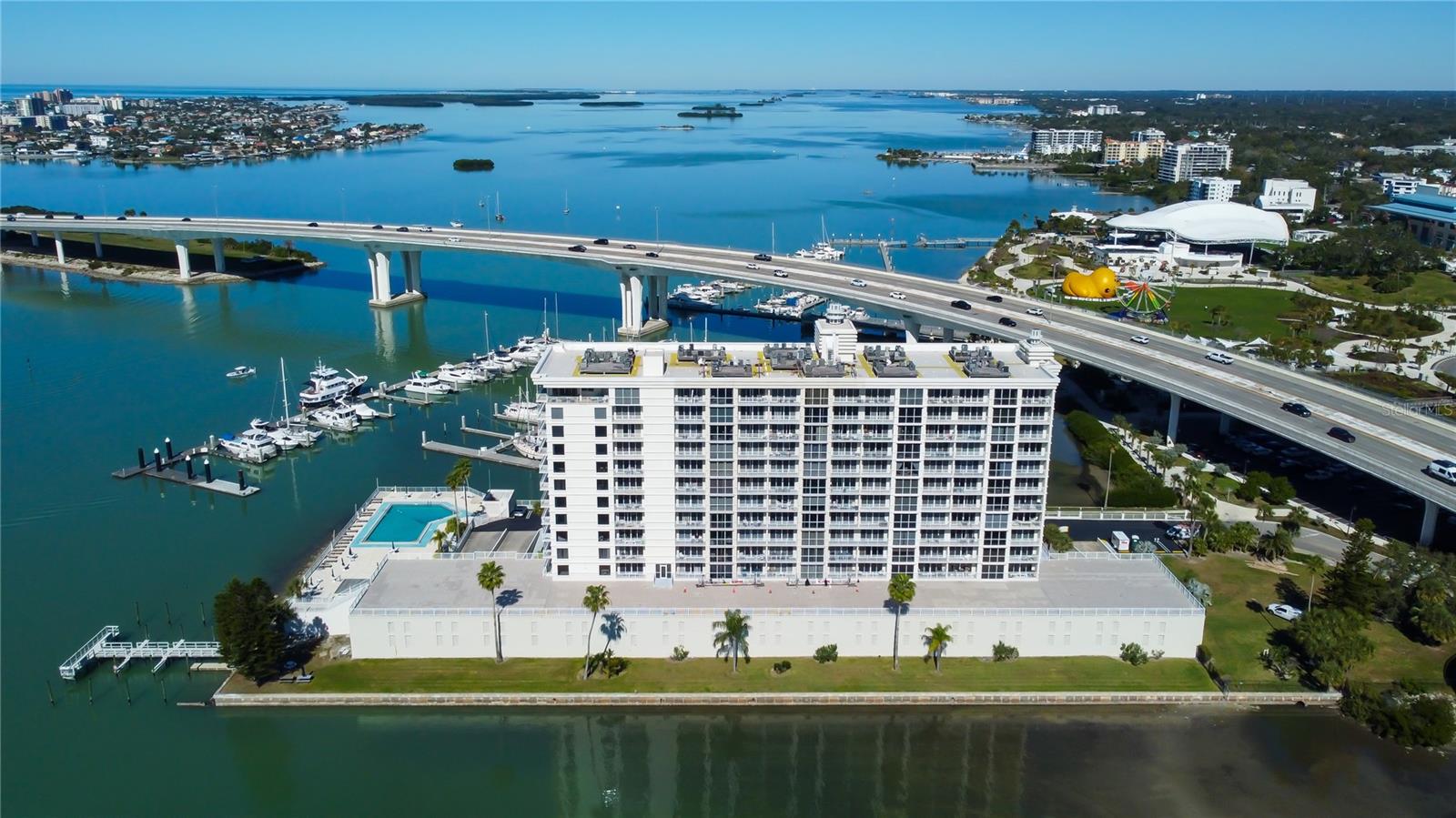 Image 37 of 38 For 100 Pierce Street 305