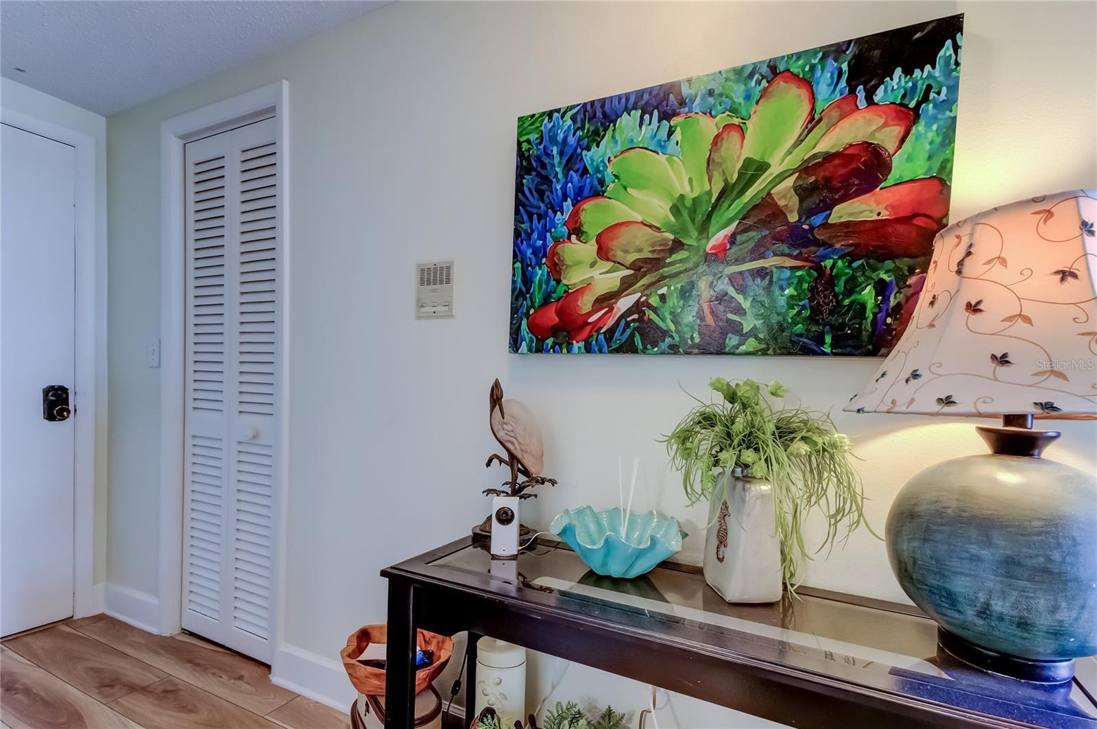 Image 7 of 38 For 100 Pierce Street 305