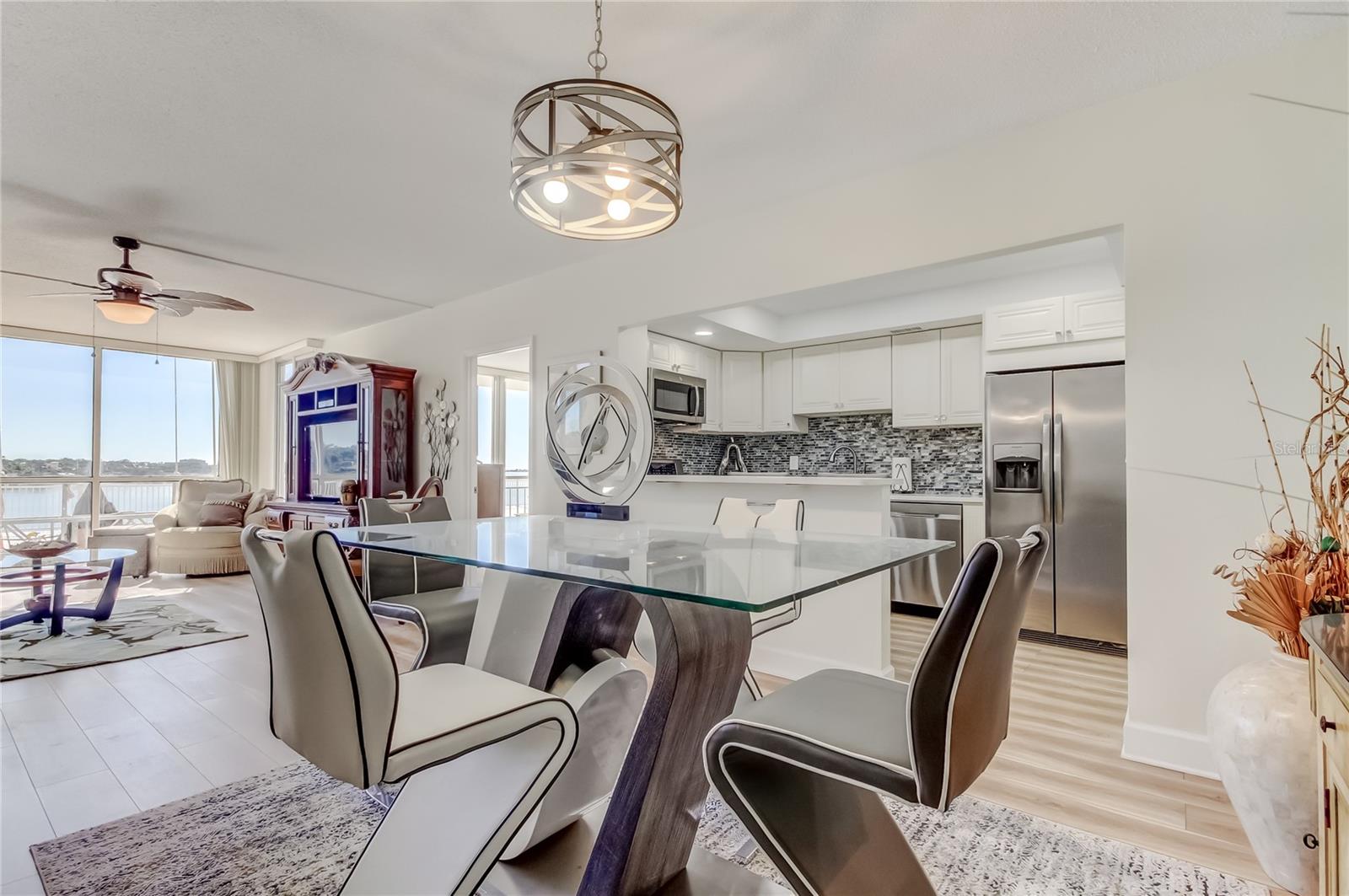 Image 8 of 38 For 100 Pierce Street 305